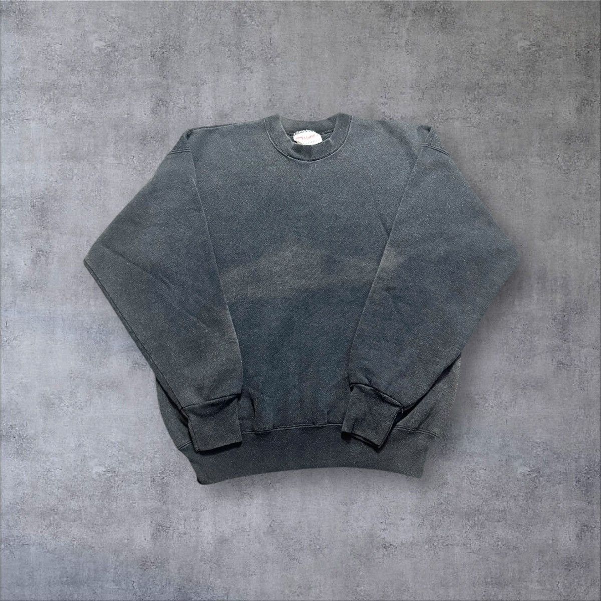 Vintage Vintage 90's Black Fade Blank Minimalist Sweatshirt Size US XL / EU 56 / 4 - 1 Thumbnail