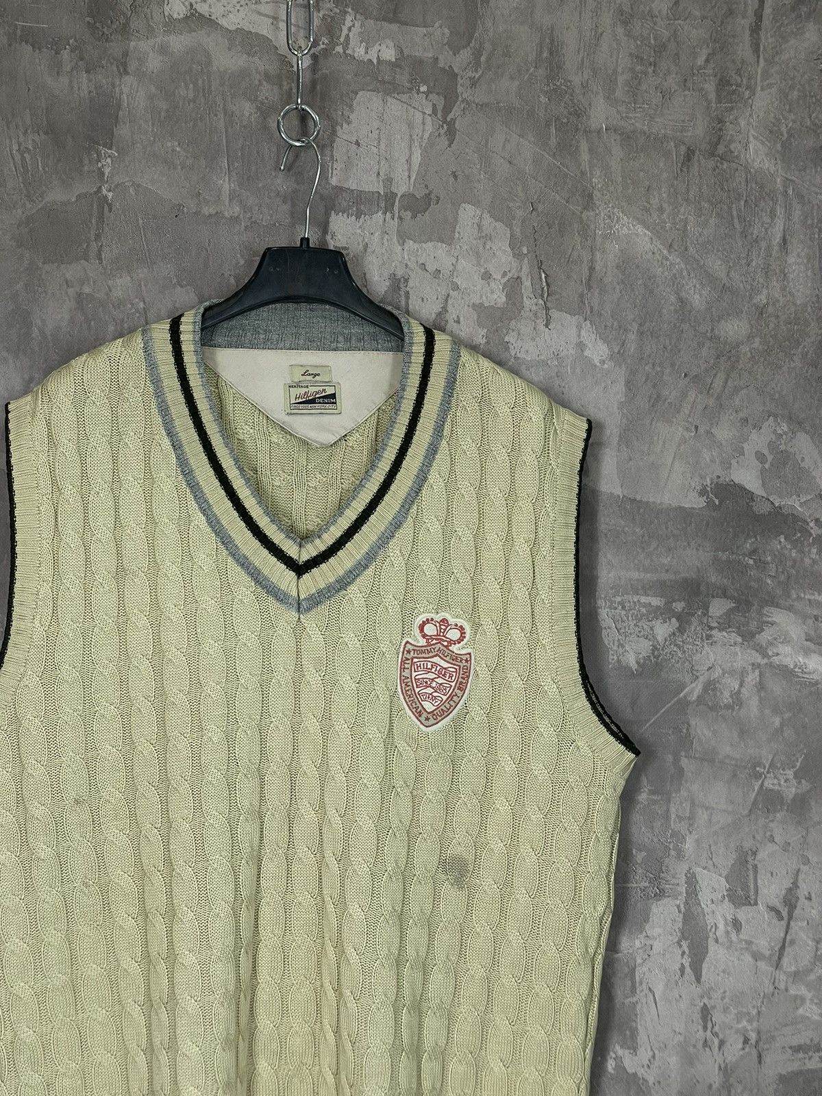 Tommy Hilfiger × Vintage Vintage 90s Tommy Hilfiger Dapper Cable Knit Sweater Vest Size US L / EU 52-54 / 3 - 4 Thumbnail