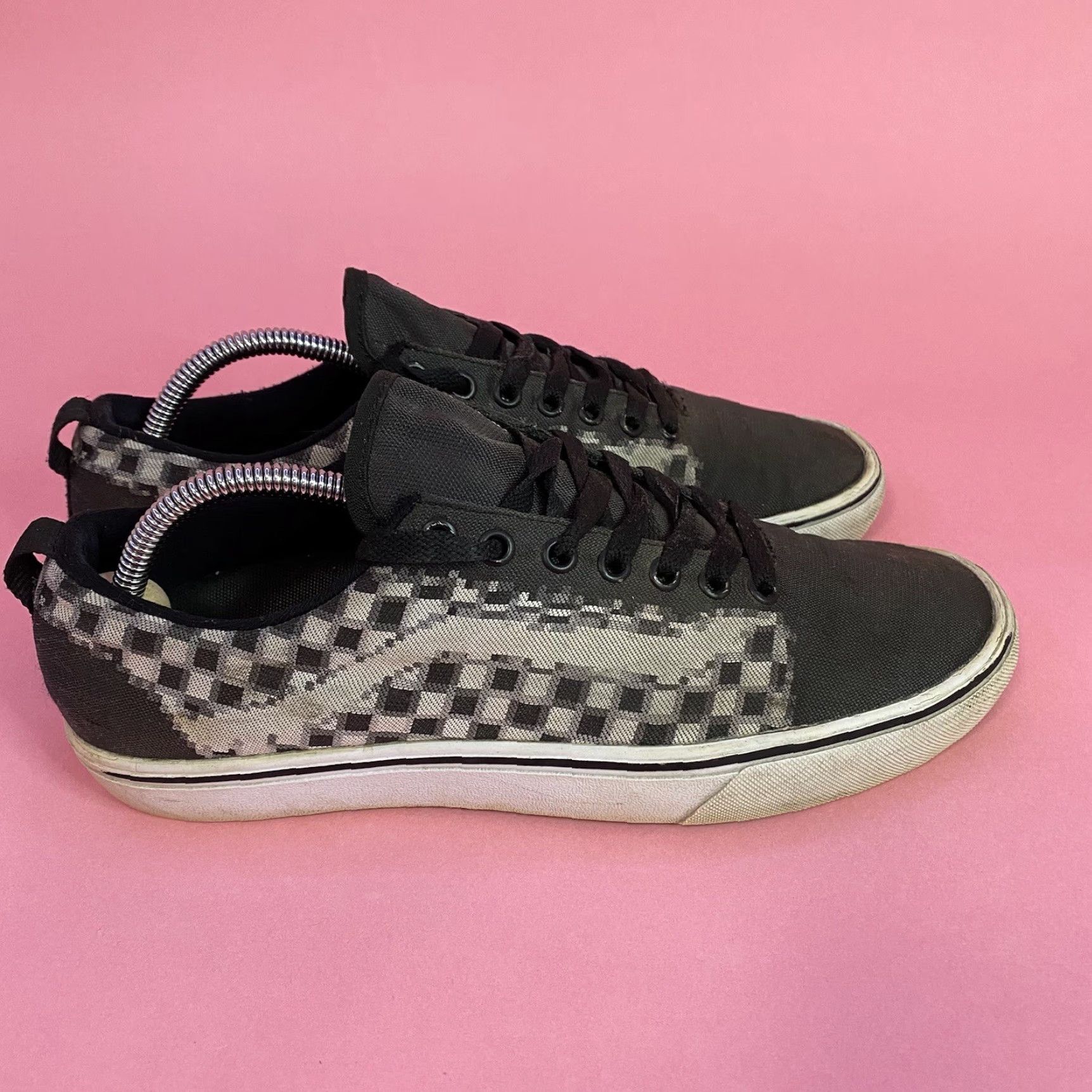 Vans VANS Ultra Cush Old Skool Low Top Glitch Checkered Shoes Mens Size 9 Size US M / EU 48-50 / 2 - 4 Thumbnail