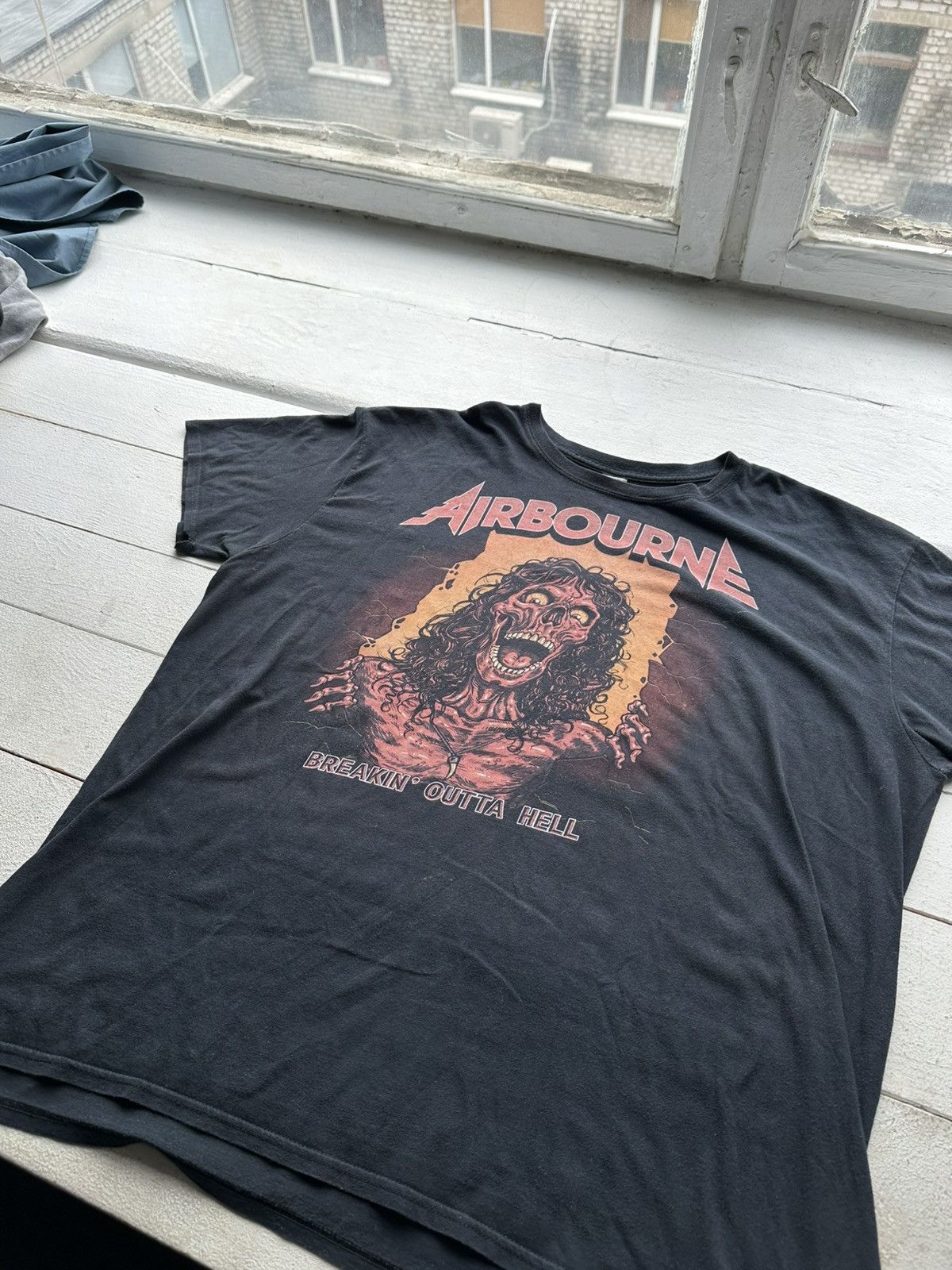 Band Tees RARE🚨 Airbourne 2016 tour t-shirt band tee faded big logo Size US XL / EU 56 / 4 - 5 Thumbnail