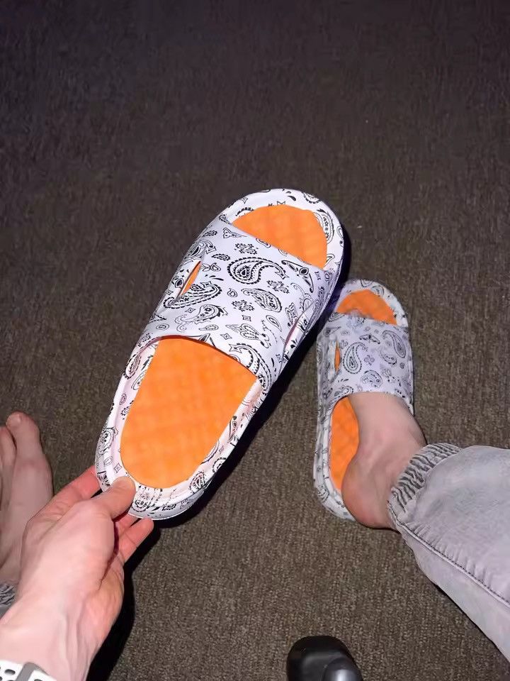 Japanese Brand Unisex Grafiti Sandal Size US 7.5 / EU 40-41 - 6 Thumbnail