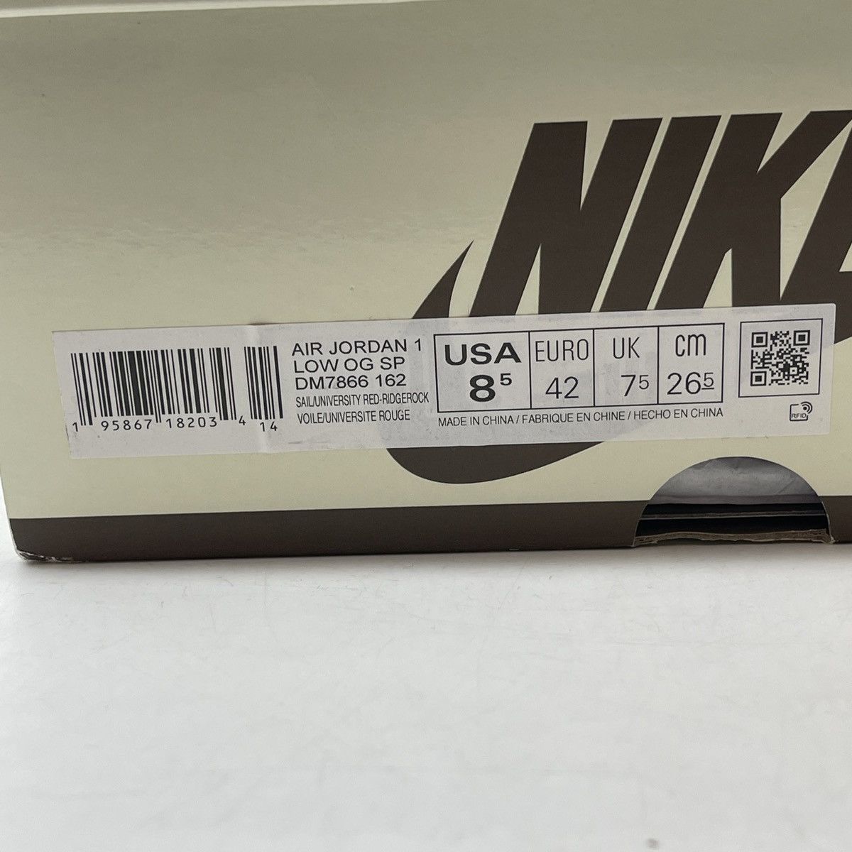 Nike Travis Scott Air Jordan 1 low reverse mocha Size US 8.5 / EU 41-42 - 9 Thumbnail