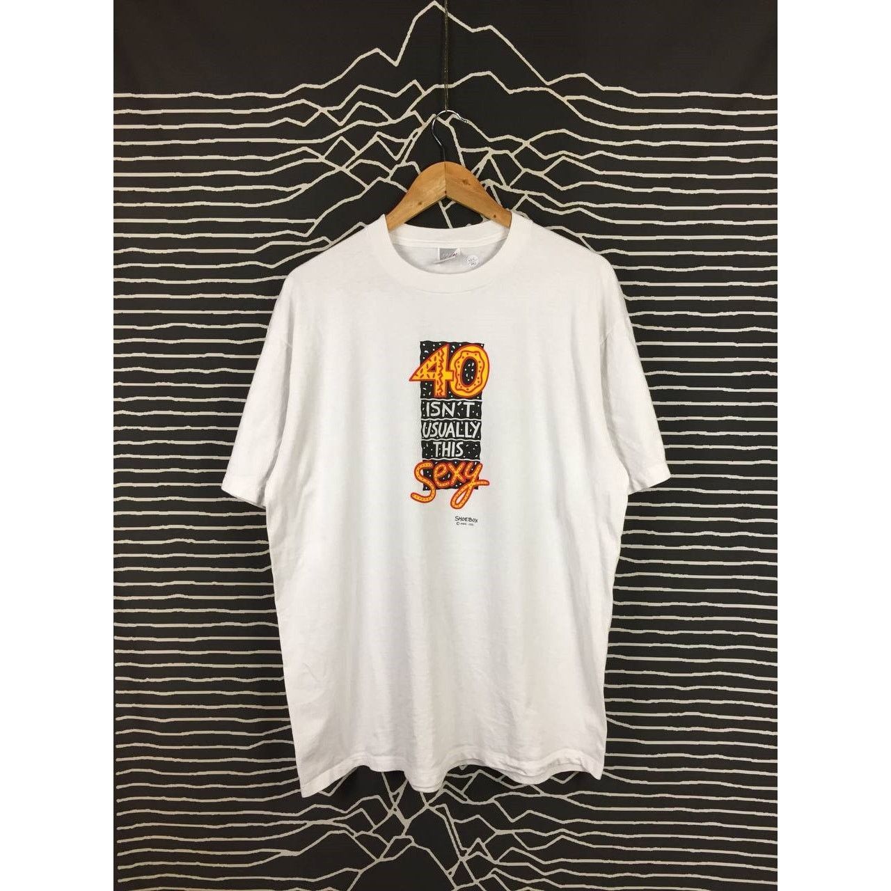 Vintage Vtg 90s 40 Is't Usually This Sexy Shoebox Graphic Humor Tee Size US XL / EU 56 / 4 - 2 Thumbnail