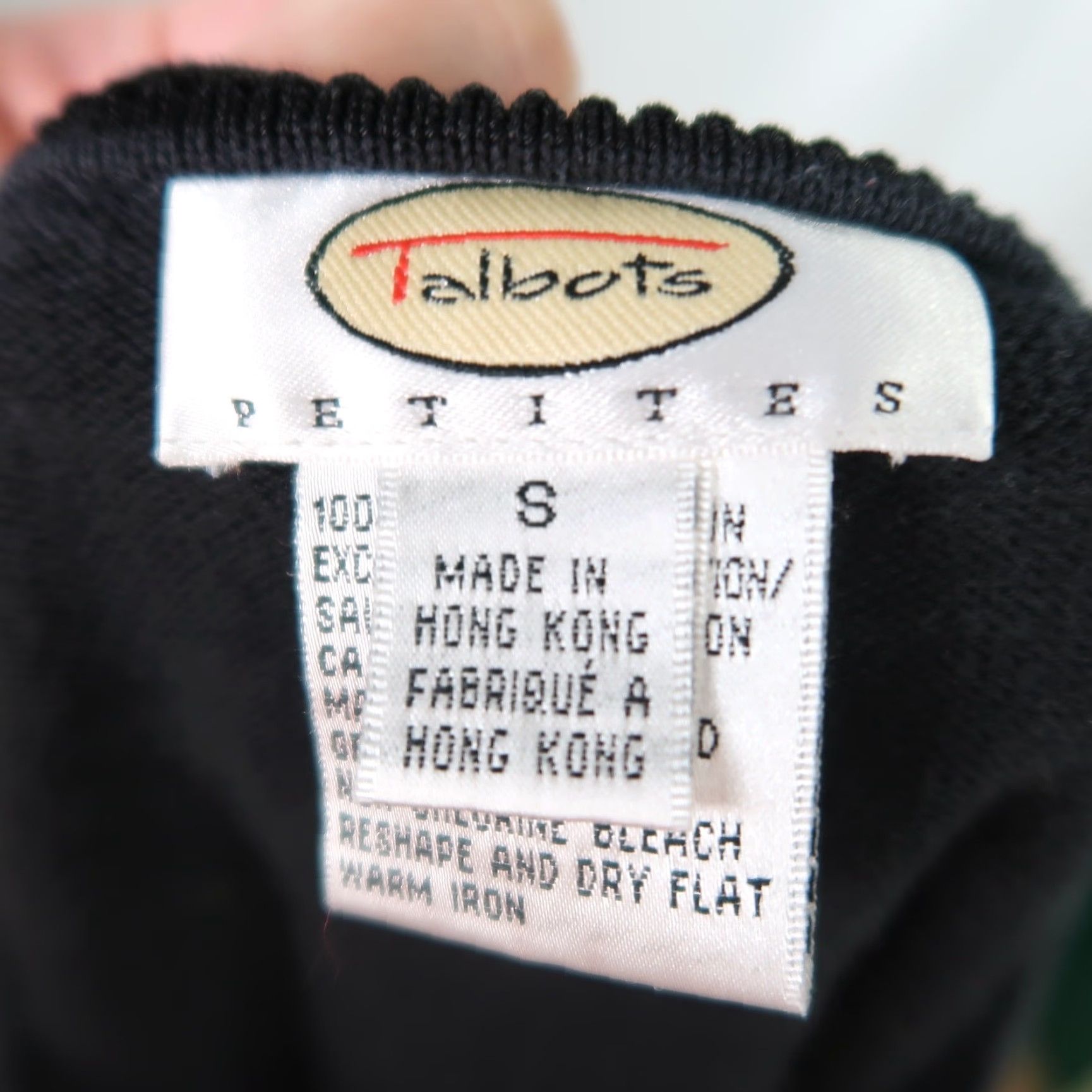 Talbots VINTAGE Talbots Black Knit White Floral Embroidered Cardigan Sweater S Mens? No gender specified. Size S / US 4 / IT 40 - 6 Thumbnail