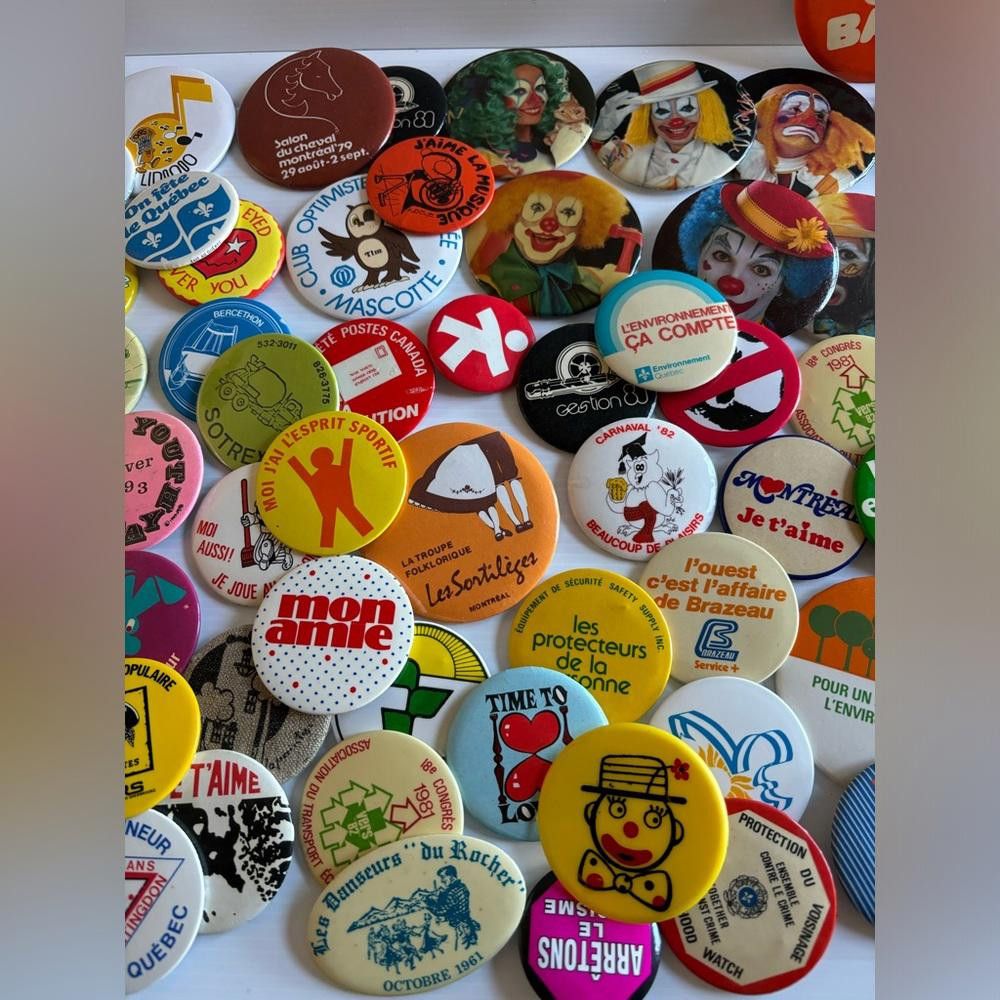 Designer Lot of 90 French Canadian Vintage/Retro Badges from the 70s Size ONE SIZE - 3 Thumbnail