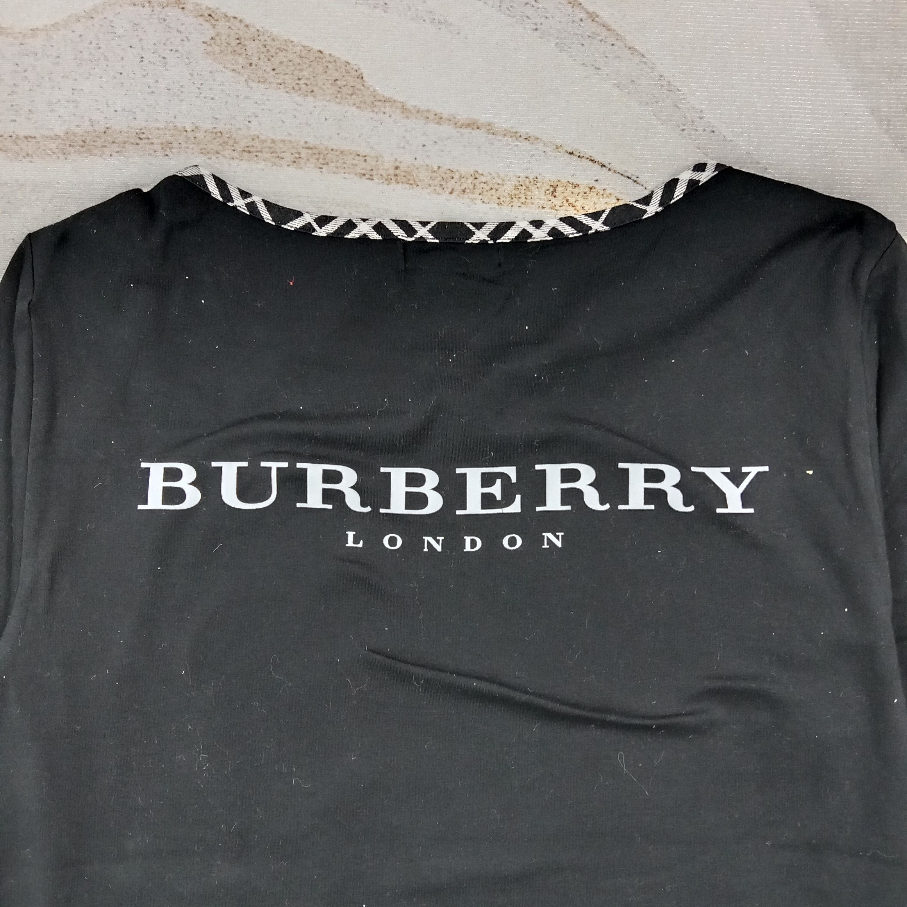 Burberry Burberry London Designer 3/4 Sleeve Tshirt C276N46 Size S / US 4 / IT 40 - 2 Thumbnail