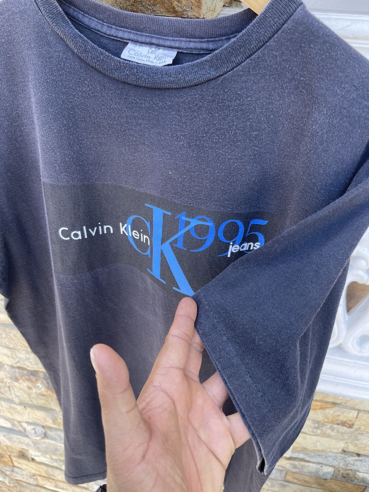 Calvin Klein Rare🔥Vtg90s Archive CALVIN KLEIN Sun Faded T Shirt Size US XL / EU 56 / 4 - 7 Thumbnail