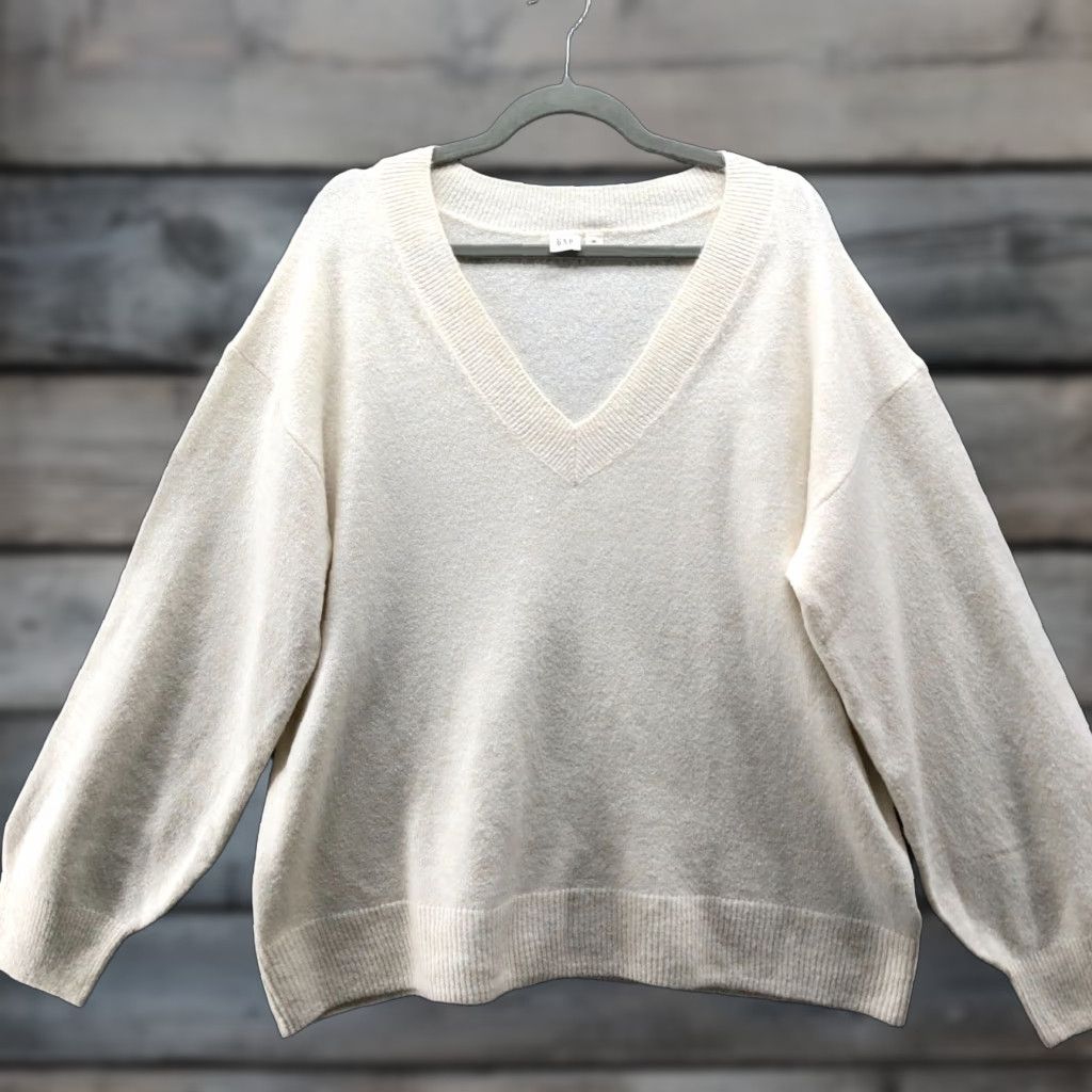 Gap Gap Cozy Relaxed V-Neck Sweater Womens XL Ivory Soft Pullover Lightweight Sweater Knit Pullover Ivory Womens XL Gap No N/A Size XL / US 12-14 / IT 48-50 - 1 Thumbnail