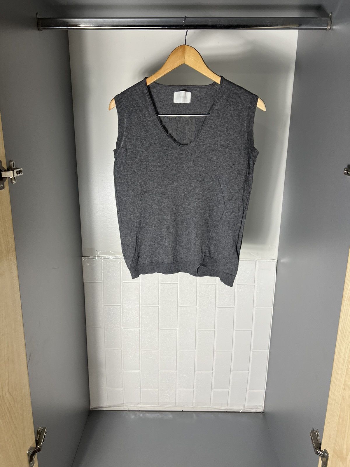 Zadig & Voltaire VINTAGE ZADIG & VOLTAIRE ITALIAN DESIGNER SLEEVELESS SWEATER Size S / US 4 / IT 40 - 2 Thumbnail