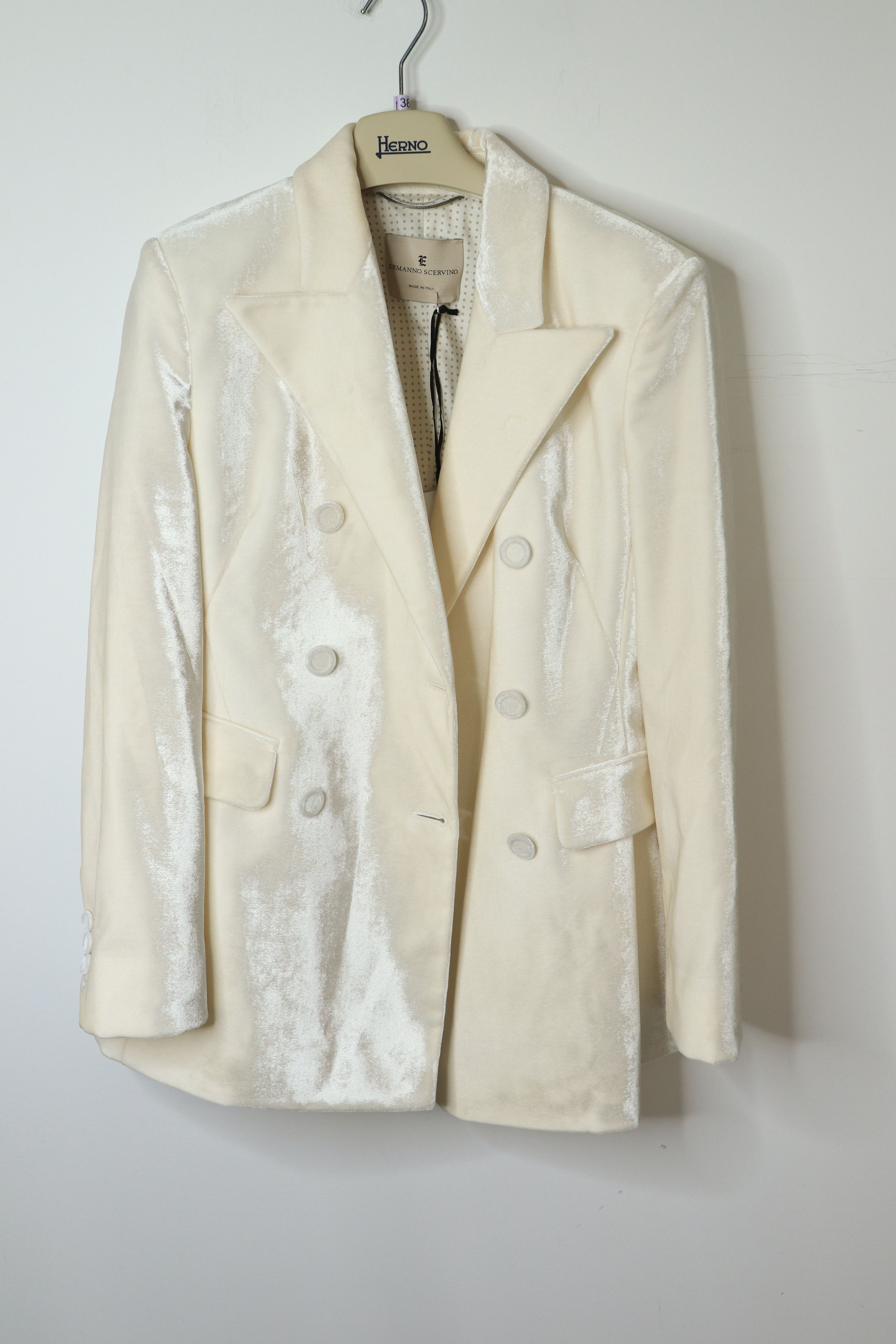 Ermanno Scervino Cream velvet double-breasted jacket - UK 10 Size M / US 6-8 / IT 42-44 - 1 Thumbnail