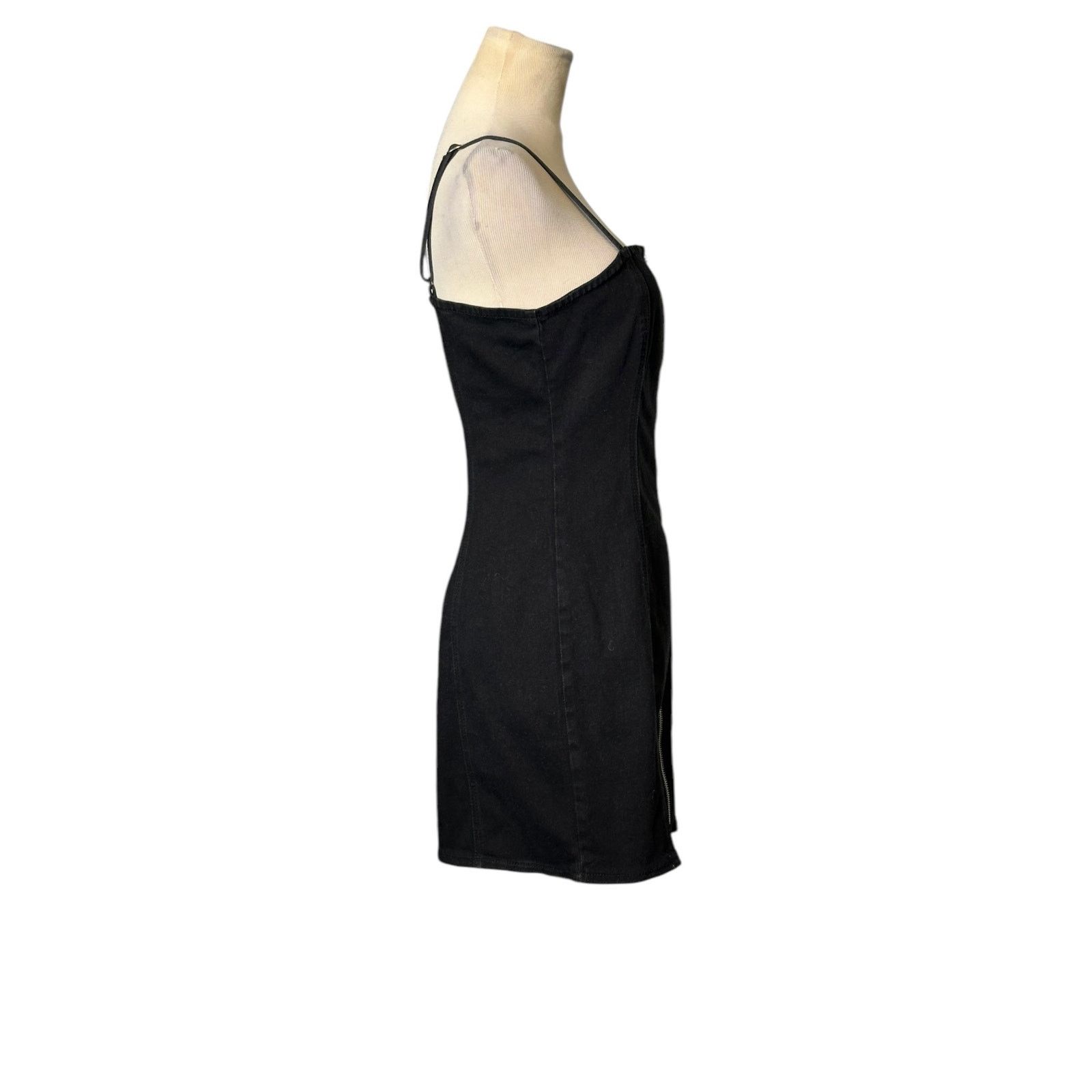 Forever 21 FOREVER 21 black zippered bodycon mini dress size Medium Size M / US 6-8 / IT 42-44 - 8 Thumbnail