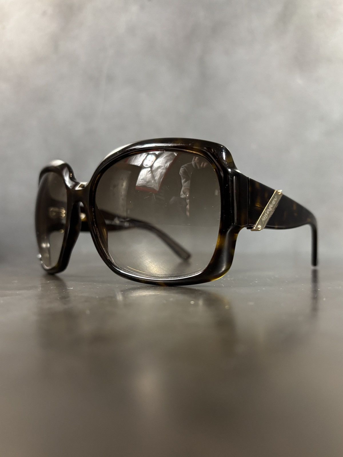 Yves Saint Laurent Yves Saint Laurent Sunglasses Oversized 2010s Size ONE SIZE - 5 Thumbnail