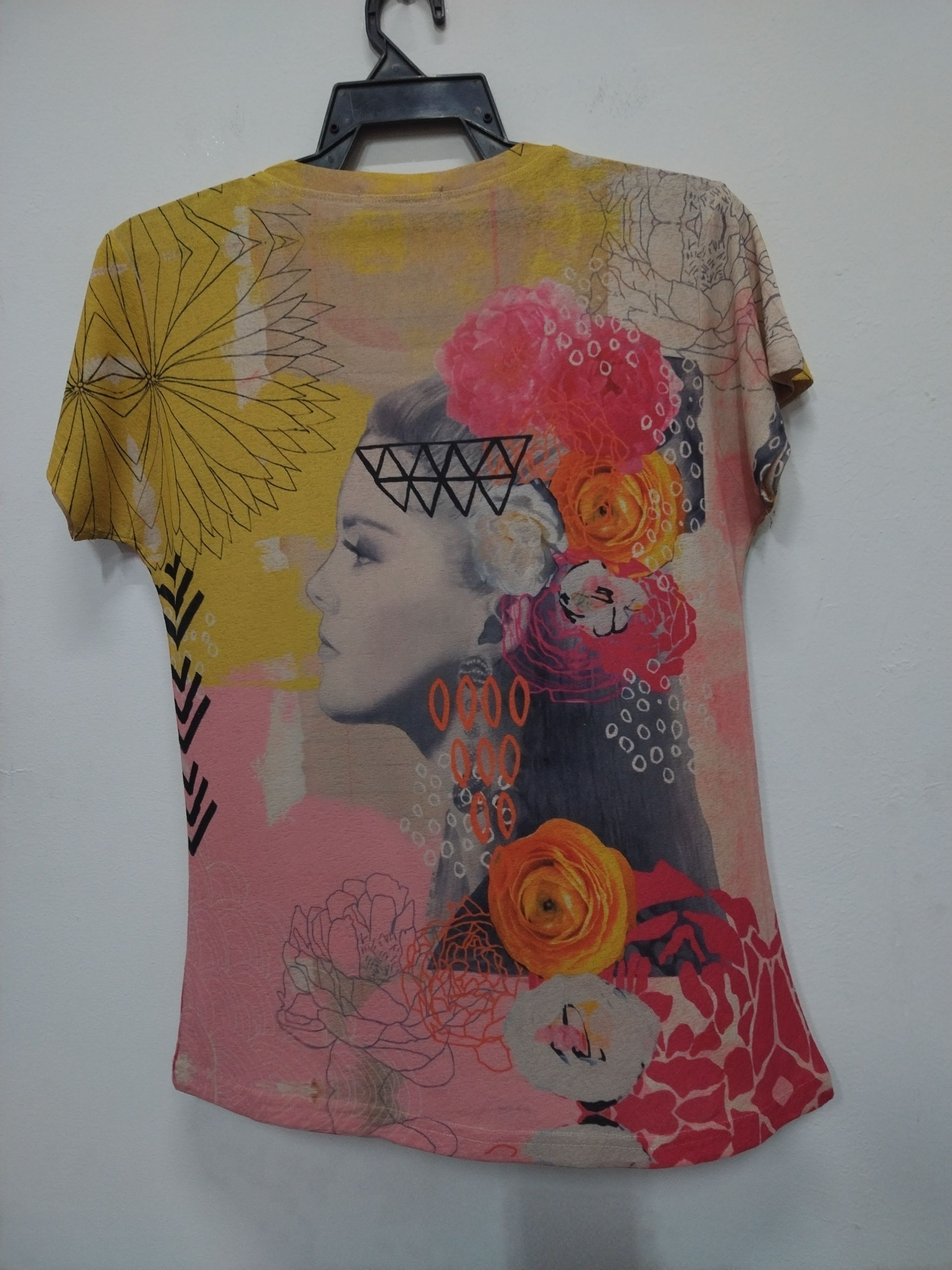 Seditionaries 💥 GLLY Short Sleeve Floral Portrait Full Print T-Shirt Size M / US 6-8 / IT 42-44 - 2 Thumbnail