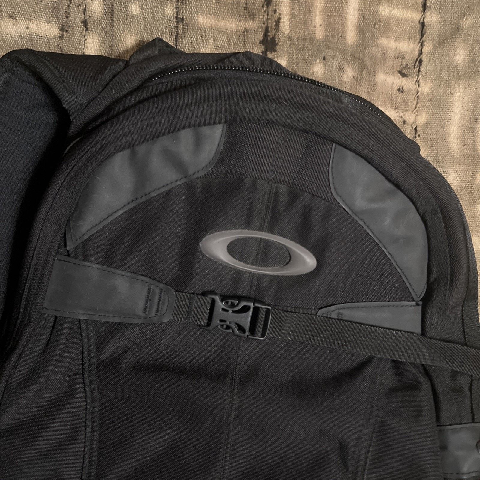 Oakley Oakley Vintage Tactical Snow Backpack Black Snowboard Pack Size ONE SIZE - 3 Thumbnail