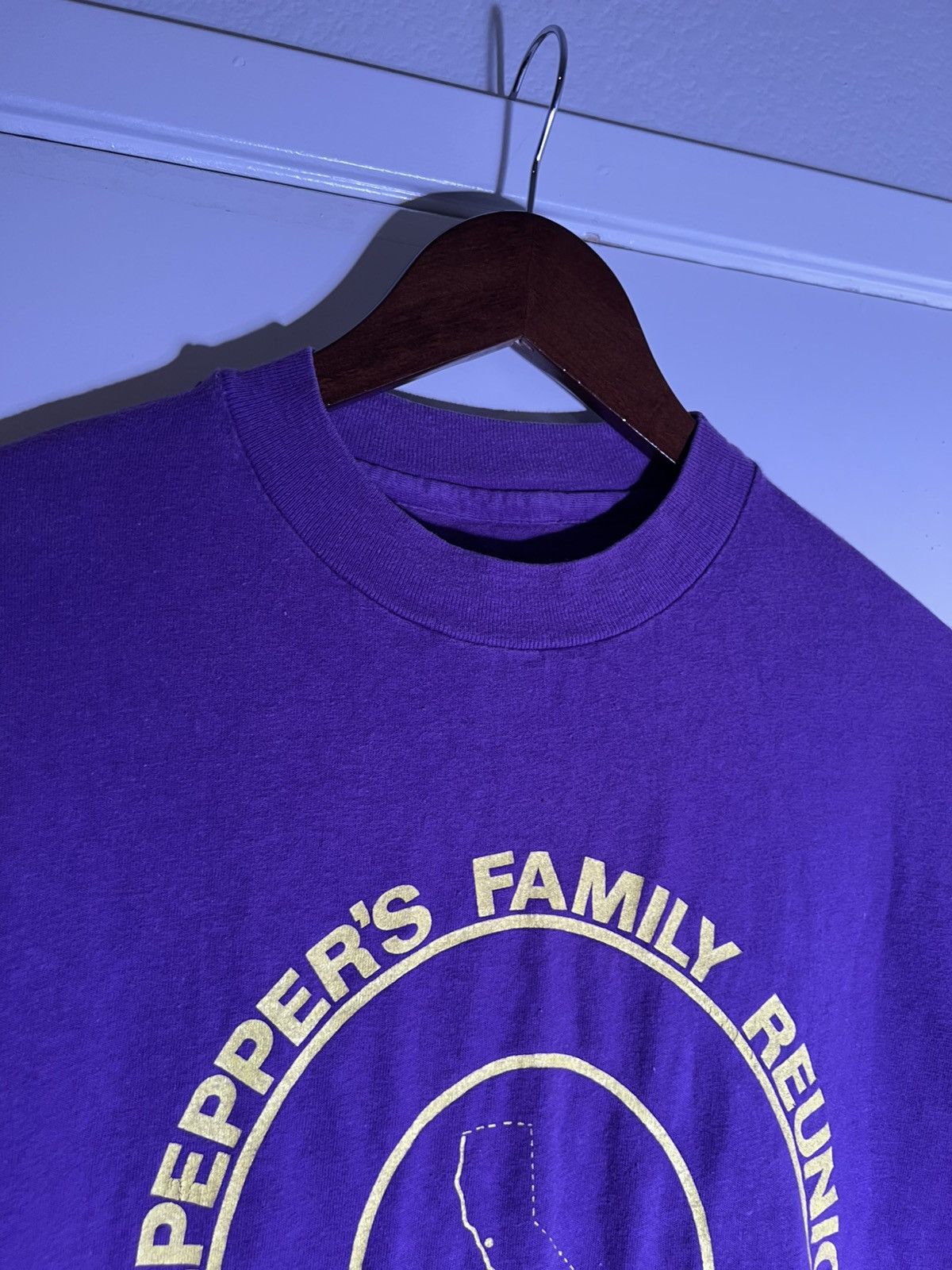 Vintage 90's VTG Vintage Pepper Family Tree Retro Obscure Indie Tee Size US L / EU 52-54 / 3 - 10 Thumbnail