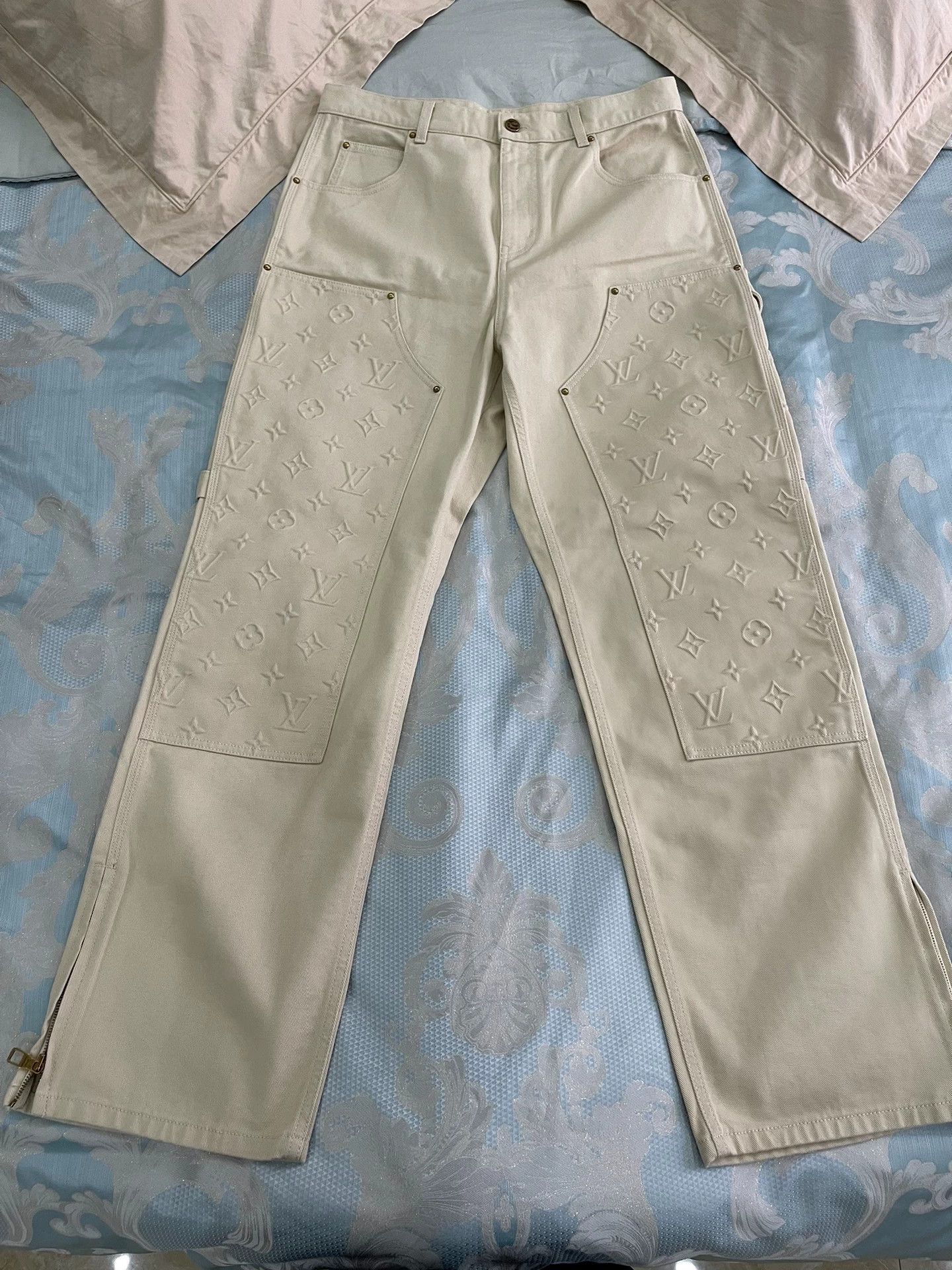 Louis Vuitton Louis Vuitton Monogram 3D Print Jeans 34 Size 25" / US 0 / IT 36 - 1 Thumbnail