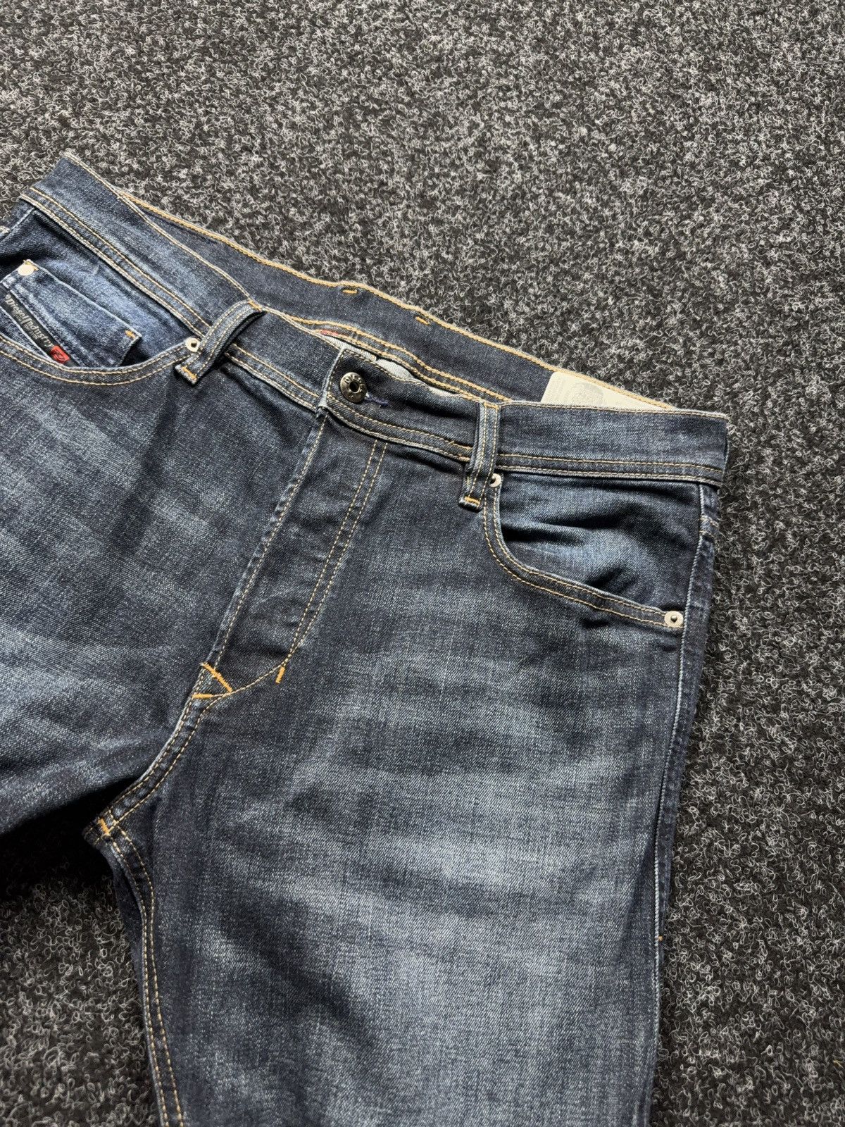 Diesel Luxury 00s Y2K Diesel Tepphar Slim Carrot Faded Wash Jeans Size US 32 / EU 48 - 8 Thumbnail