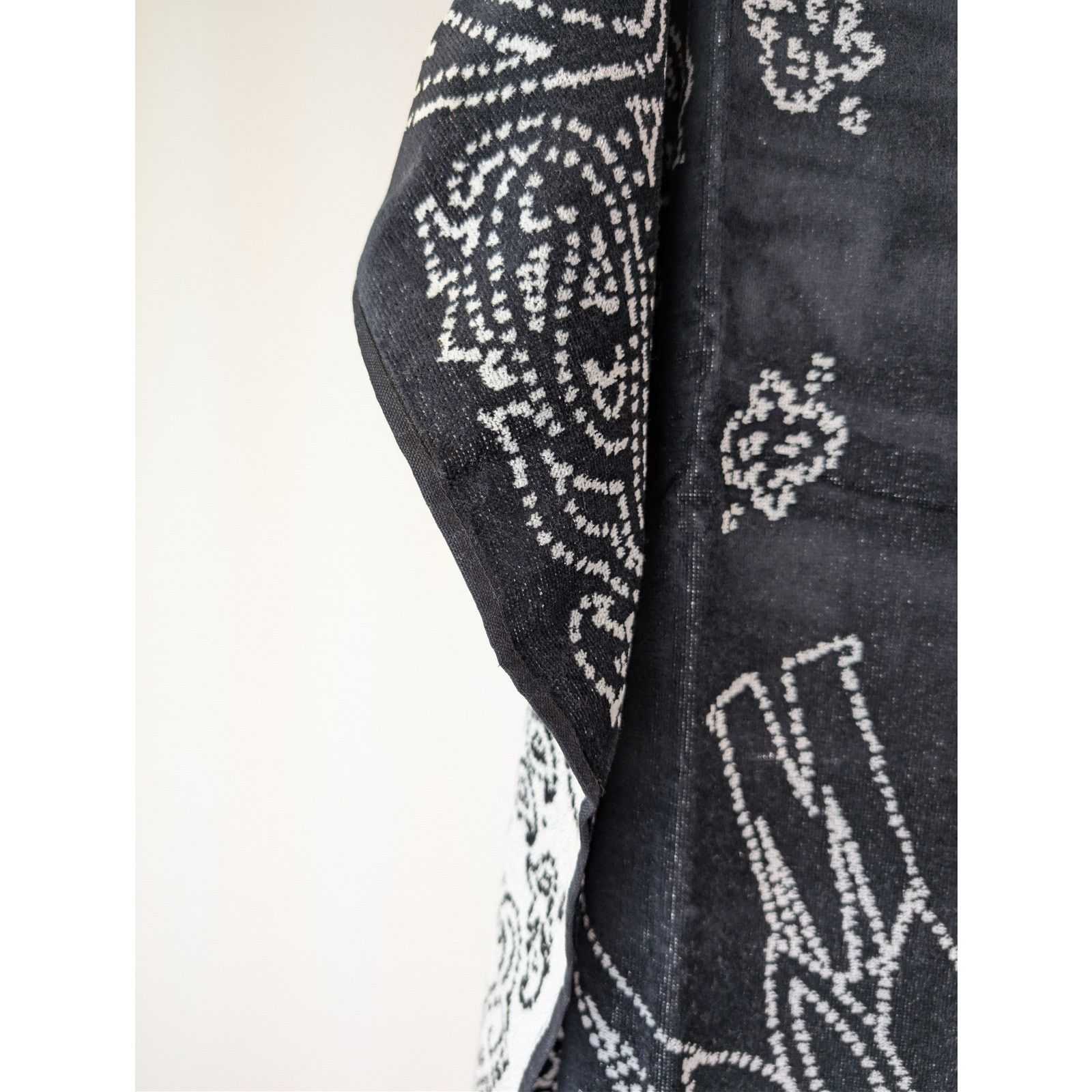 Amiri o1rshd1 Size: OS / Q:3 / bandana cotton towel in Black/White Size ONE SIZE - 8 Thumbnail