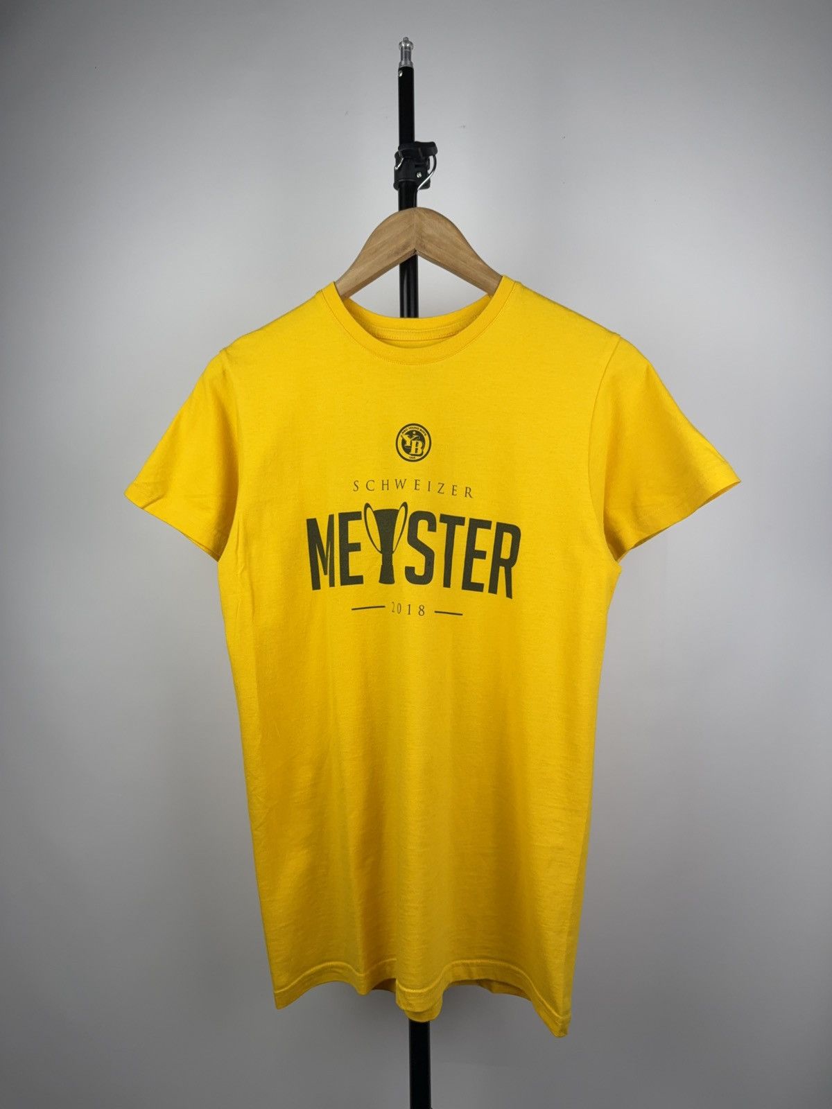 Vintage Vintage 00s FC BBC Young Boys Soccer Jersey T Shirt Size US S / EU 44-46 / 1 - 1 Thumbnail