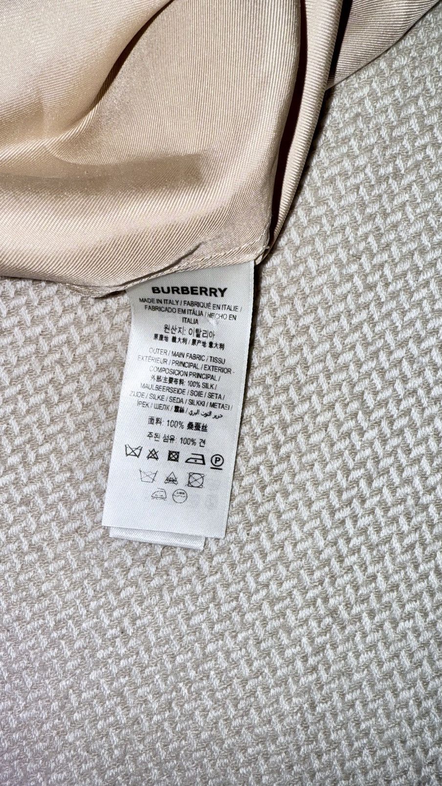 Burberry Burberry Circle Logo Silk Shirt Size US L / EU 52-54 / 3 - 5 Thumbnail