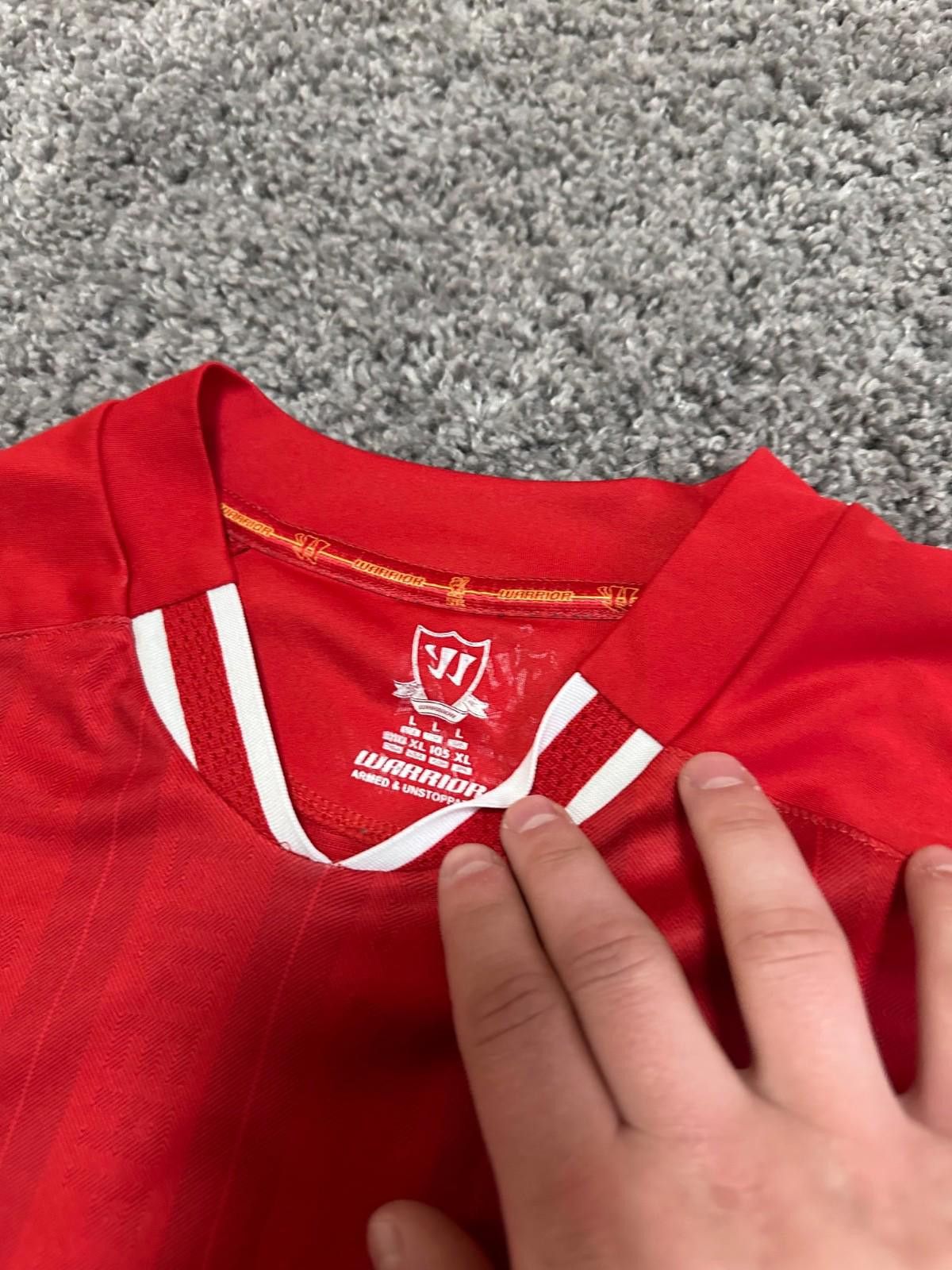 Warrior LAWRENCE #29 LIVERPOOL 2013/14 FOOTBALL SHIRT SOCCER JERSEY Size US L / EU 52-54 / 3 - 4 Thumbnail