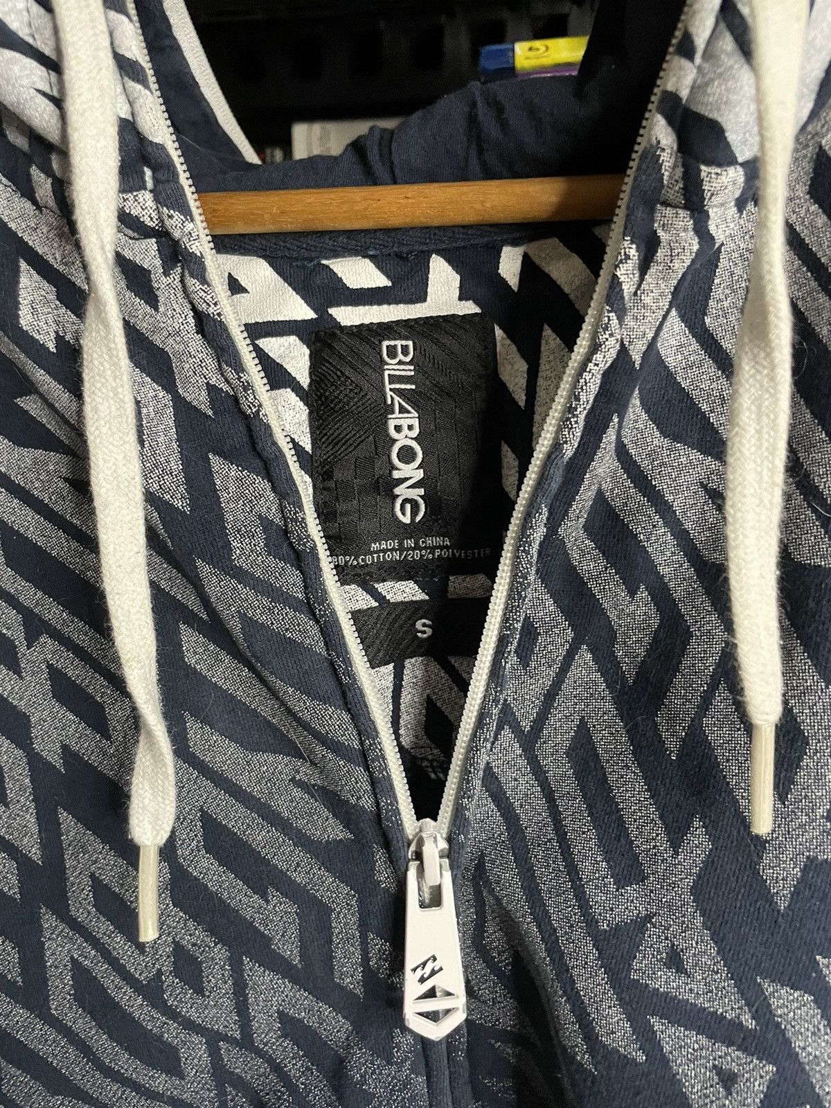 Billabong × Vintage Vintage Y2K Billabong full zip hoodie. Size US S / EU 44-46 / 1 - 2 Thumbnail