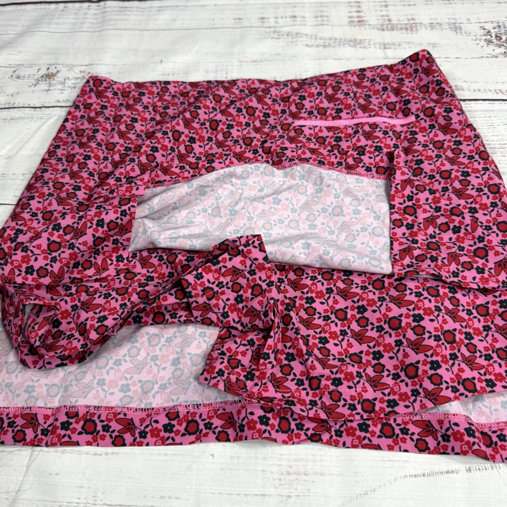Pinko Golftini Women's Pink Skort Skirt Golf Active Microfloral Butterfly Sz 6 NWT Size 28" / US 6 / IT 42 - 5 Thumbnail