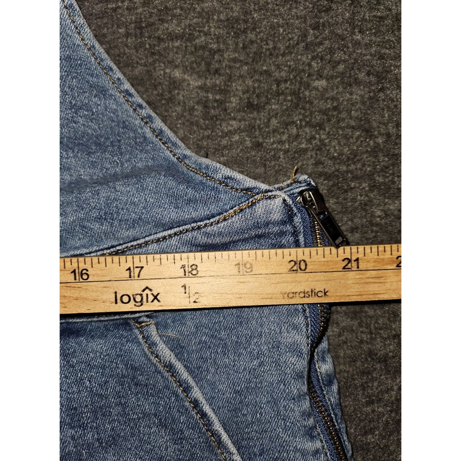 Vintage VINTAGE Ava & Viv Shortalls Women's 18W Denim Cutoff Stretch Frayed Hipster Preppy 90s City Cowgirl Outdoor Pockets High Rise Blue Plus Womens Size 40" / US 18 - 3 Thumbnail