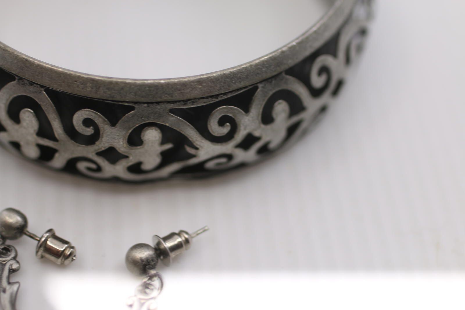 Unknown London Vintage Silver Tone Filigree Cuff Bracelet & Dangle Earrings Size ONE SIZE - 4 Thumbnail