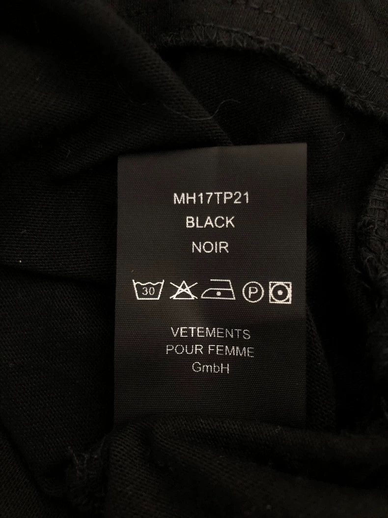 Vetements Vetements 17ss Staff Lettering Hoodie Size US S / EU 44-46 / 1 - 8 Thumbnail