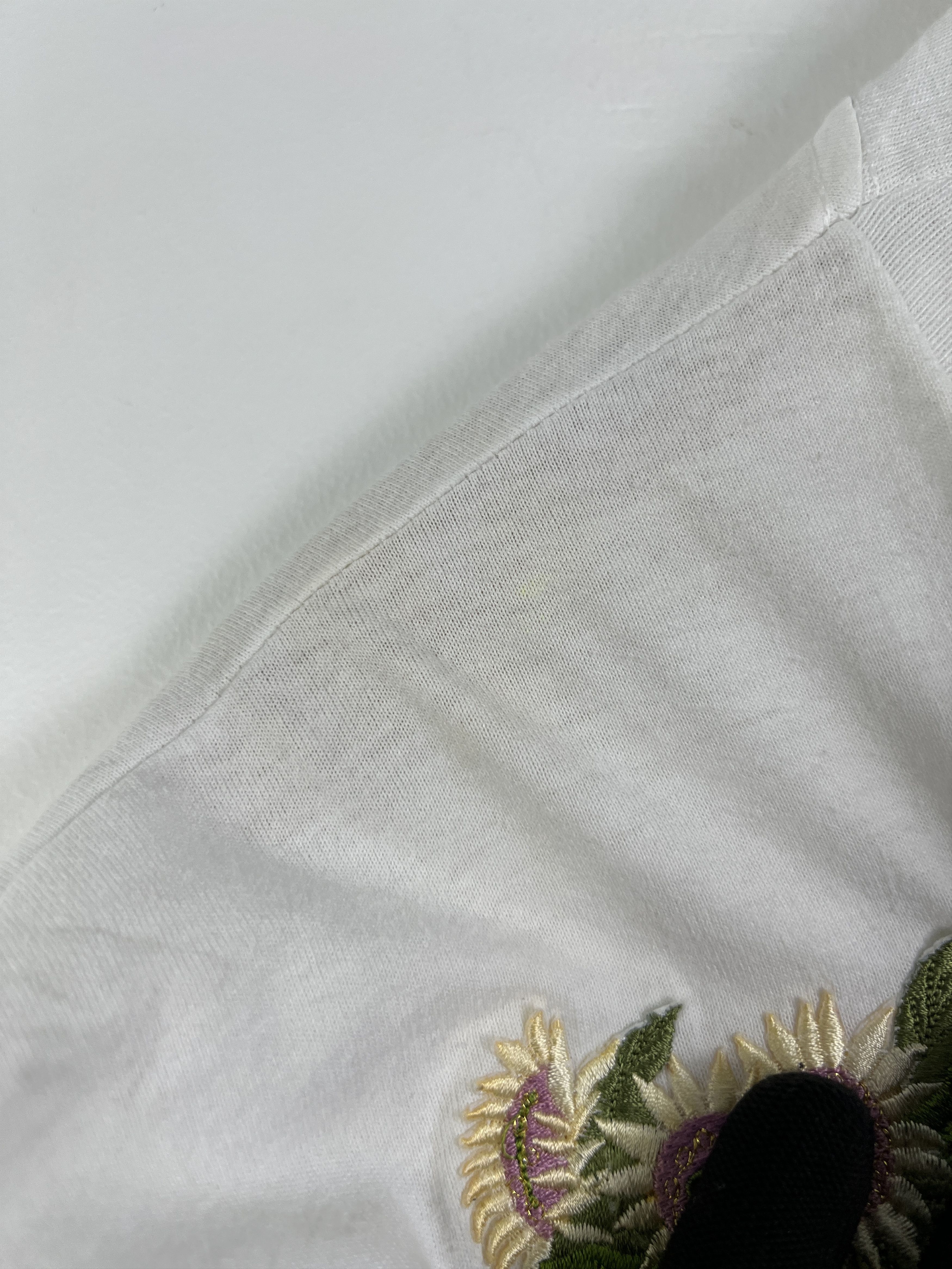 Vintage No.4783 Vintage 90s Floral Embroidery Pocket Tee (L) Size US L / EU 52-54 / 3 - 7 Thumbnail