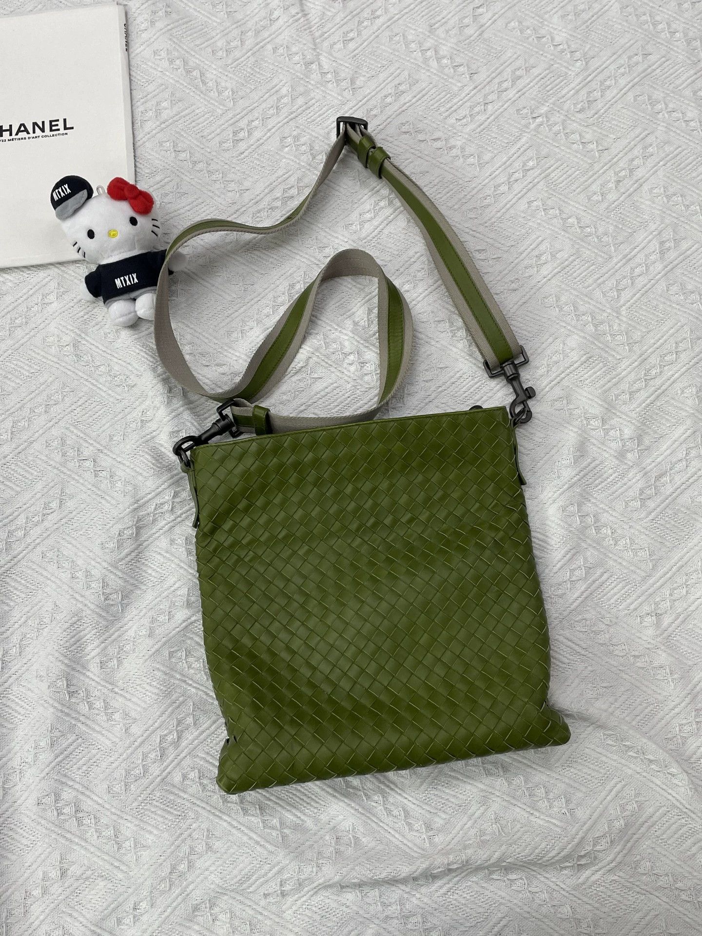 Bottega Veneta Bottega Veneta Green Woven Shoulder Bag Size ONE SIZE - 1 Thumbnail