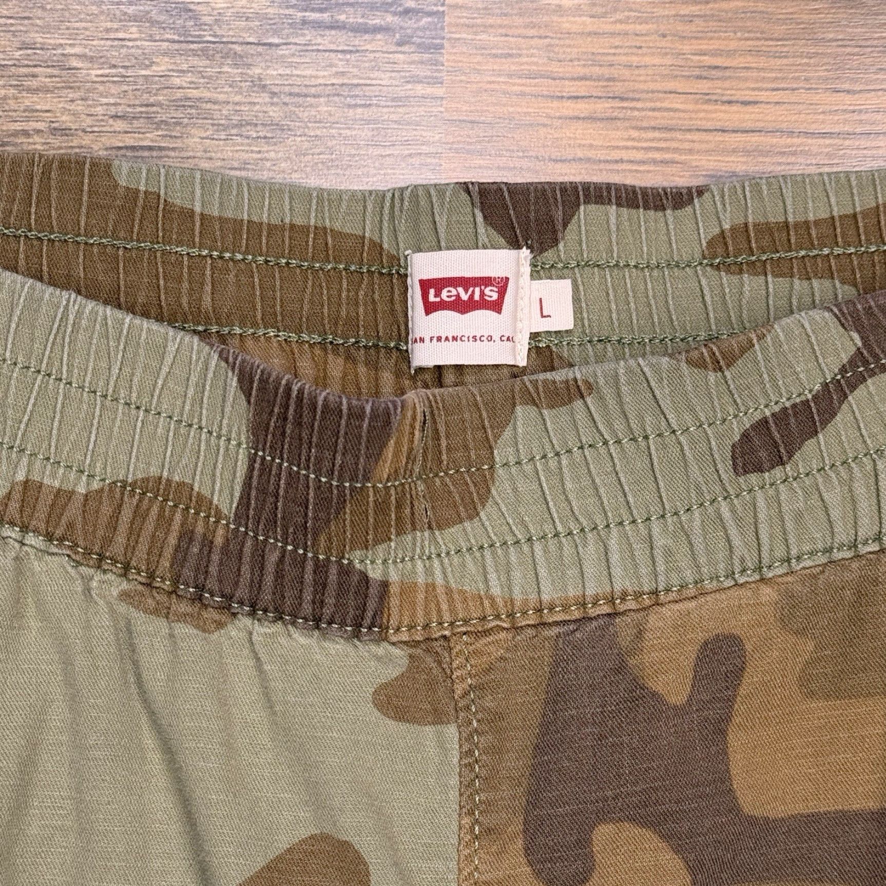 Levi's Levis Jogger Pants Womens Large Green Camo Ankle Zip Stretch Size 36" / US 14 / IT 50 - 4 Thumbnail