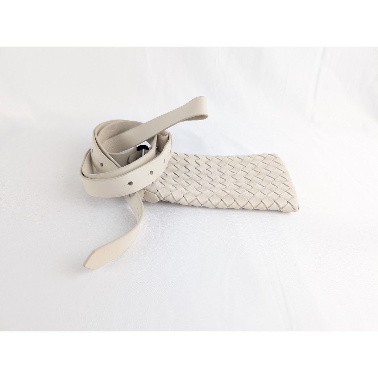Bottega Veneta o1rshd1 Size: OS / Intrecciato Cabat in Cream Size ONE SIZE - 1 Thumbnail