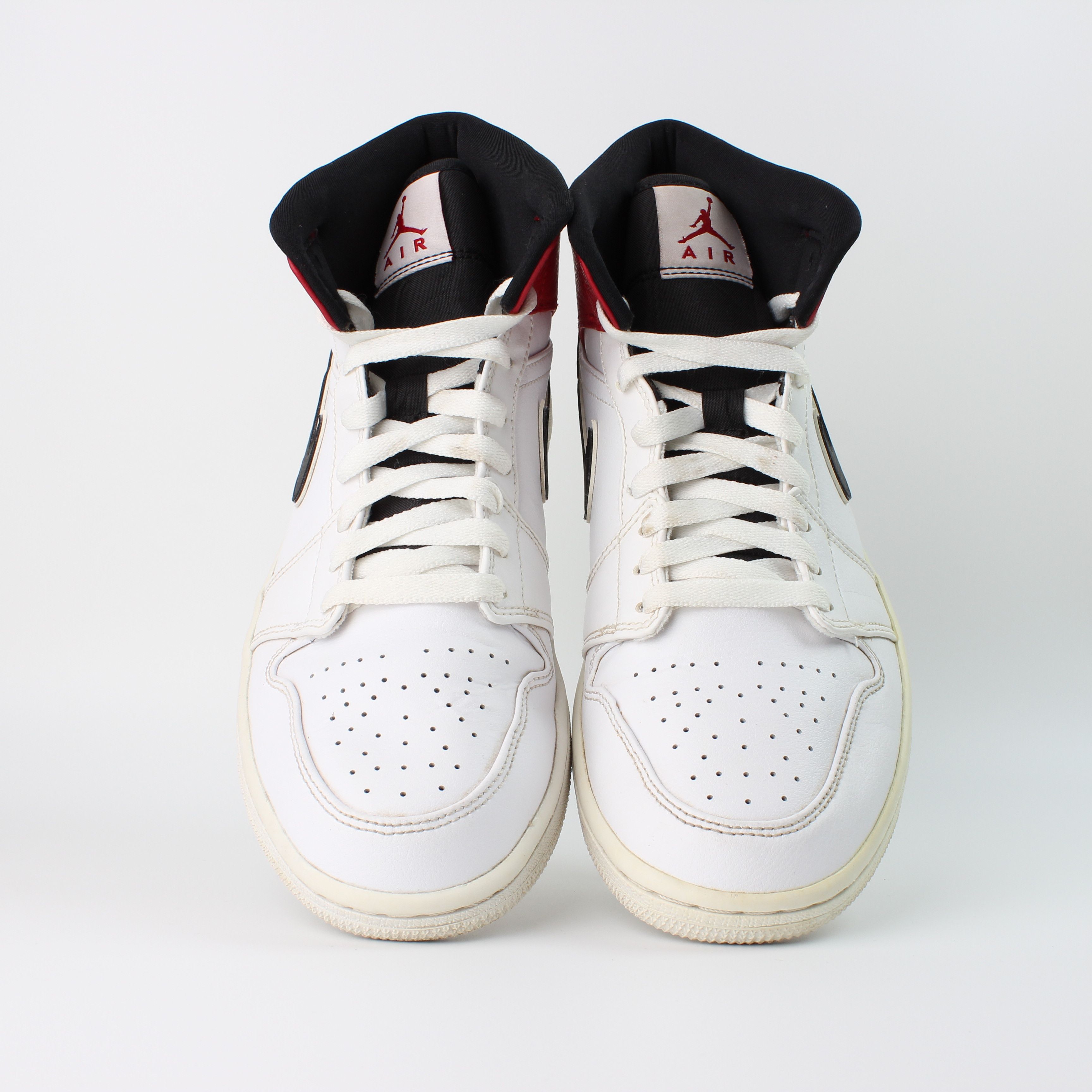 Nike Jordan 1 Mid White Chicago 554724-116 Size US 9.5 / EU 42-43 - 6 Thumbnail