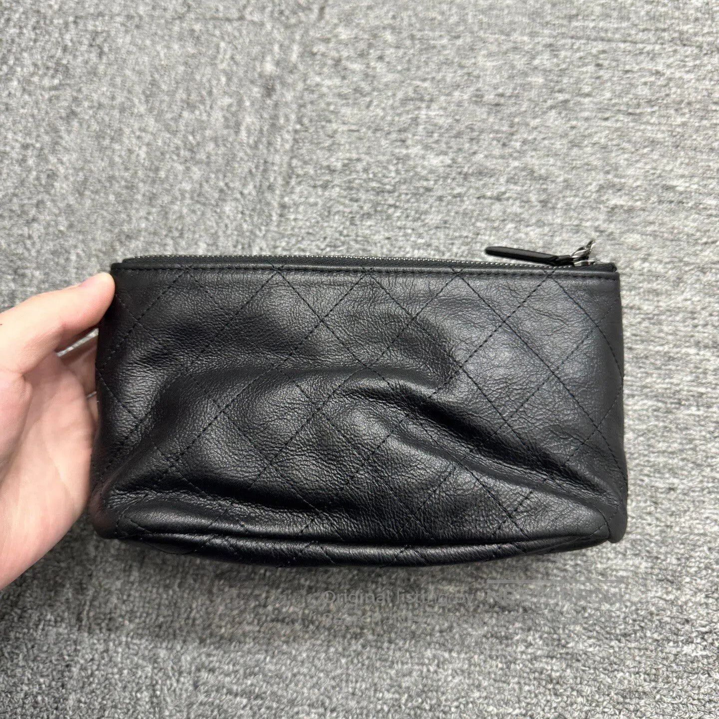 Chanel Chanel Rhombus-shaped toiletry bag| Size ONE SIZE - 1 Thumbnail