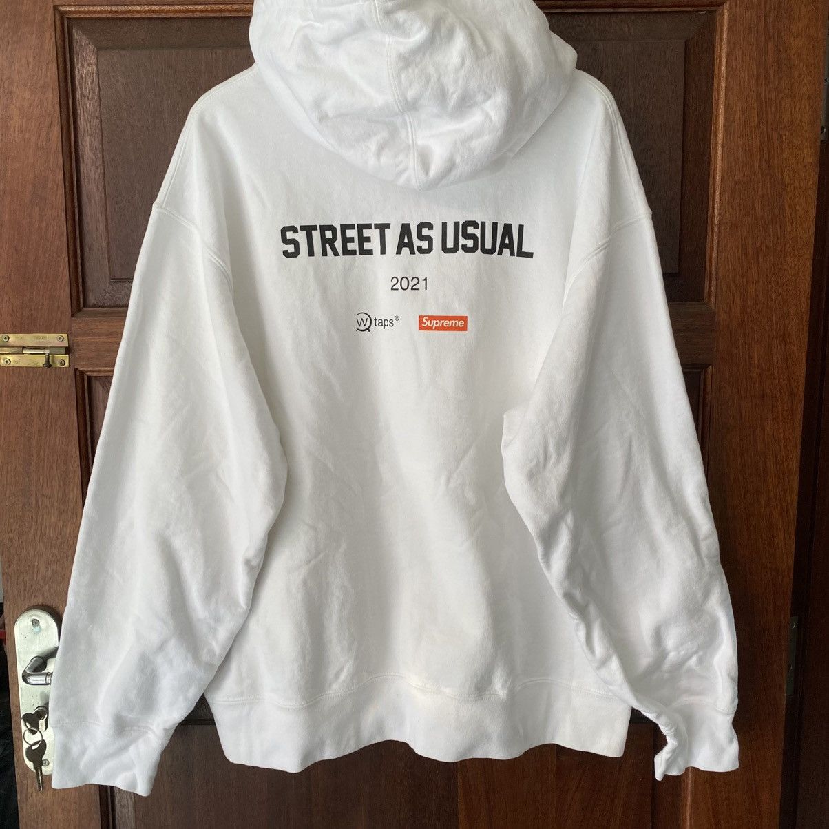 Supreme × Wtaps Supreme WTAPS White Sic’ Em’ Hoodie Size US L / EU 52-54 / 3 - 2 Thumbnail