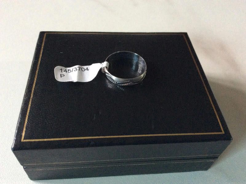 Designer 9ct white gold wedding ring Size P Size ONE SIZE - 2 Thumbnail
