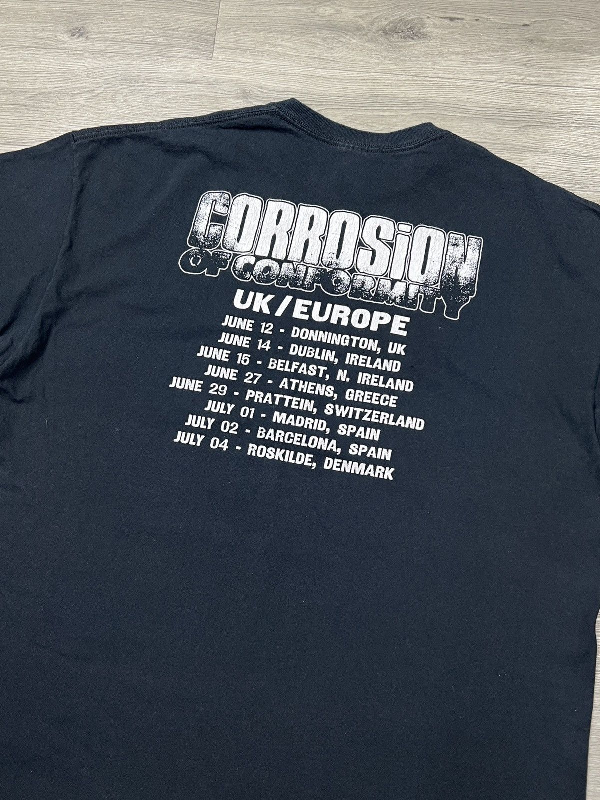 Gildan Vintage Corrosion of Conformity 2015 UK/Europe Tour Band Tee Size US XXL / EU 58 / 5 - 5 Thumbnail