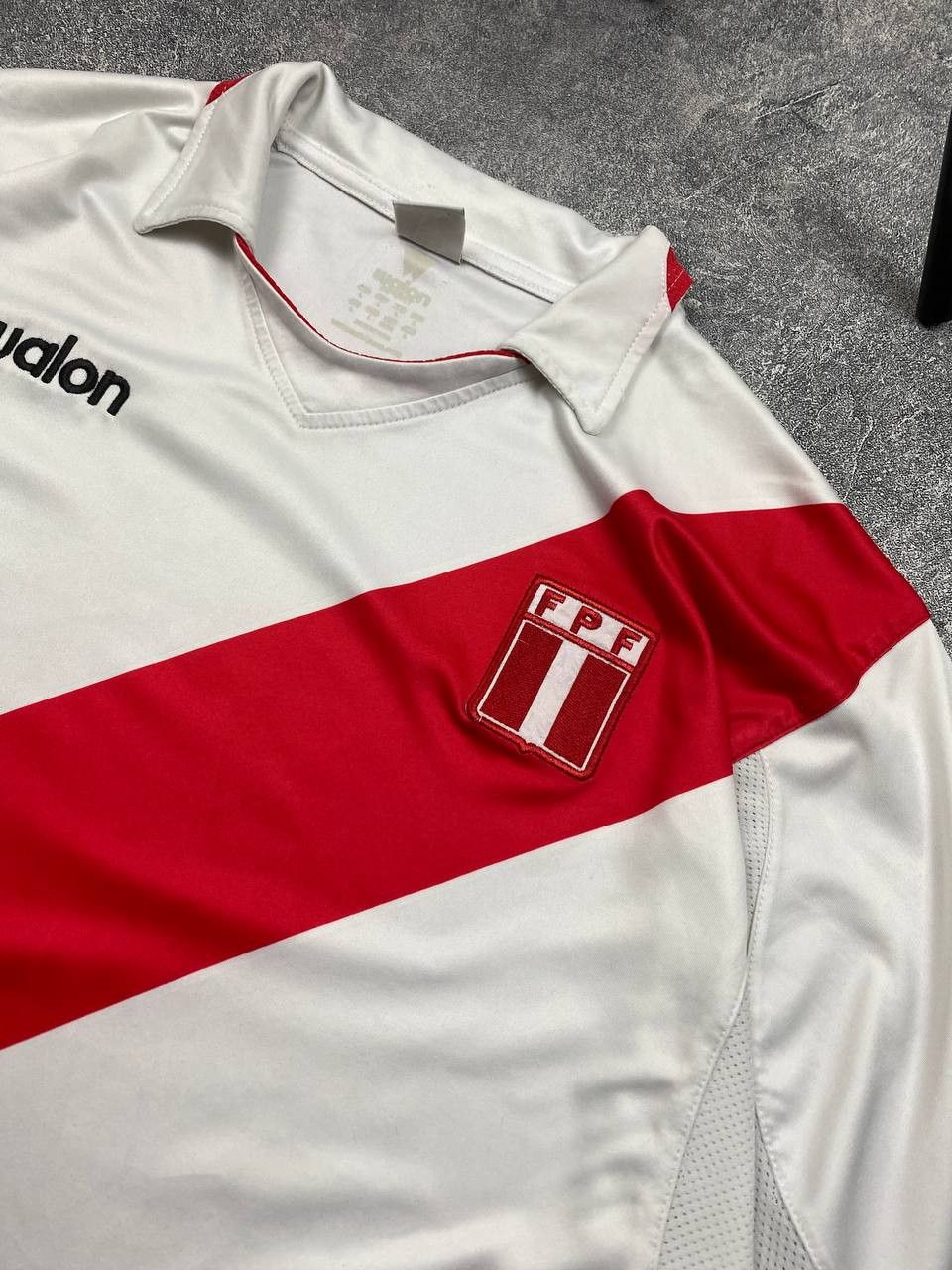 Vintage Vintage Peru Home Football Shirt 2004-2006 Walon Jersey Size US L / EU 52-54 / 3 - 5 Thumbnail