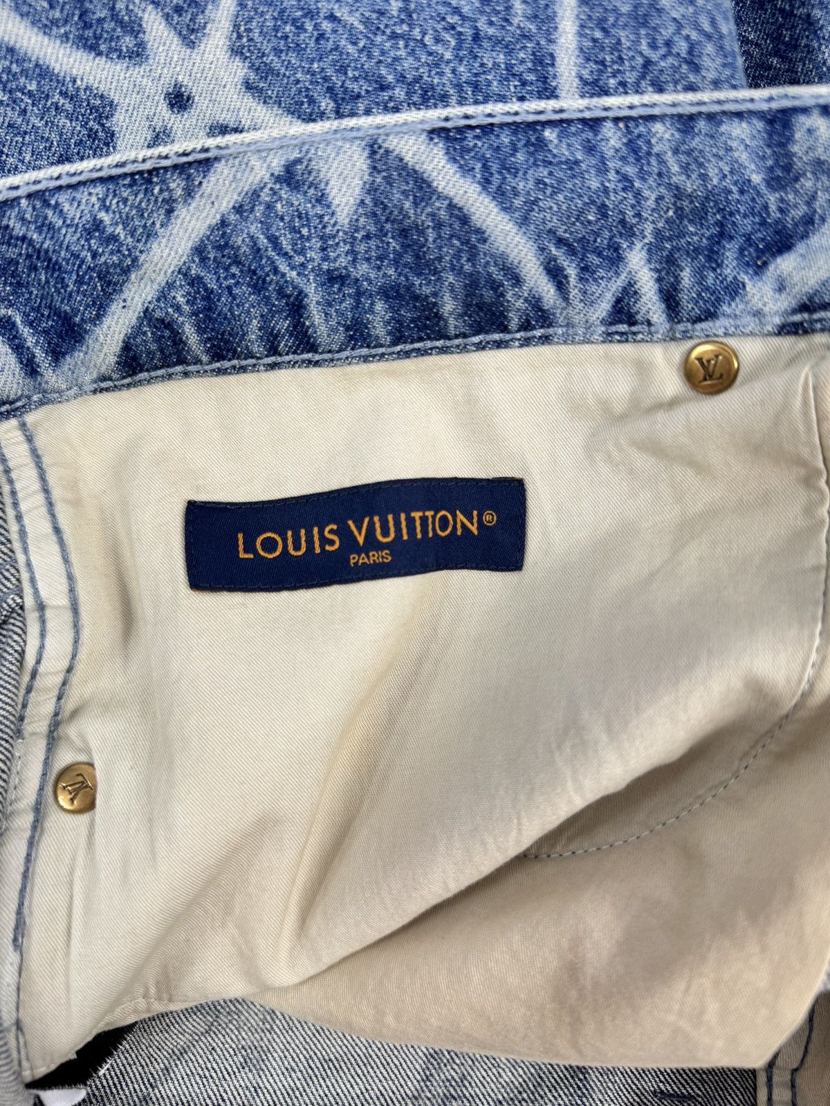 Louis Vuitton MONOGRAM PRINT DENIM SHORTS Size US 36 / EU 52 - 6 Thumbnail