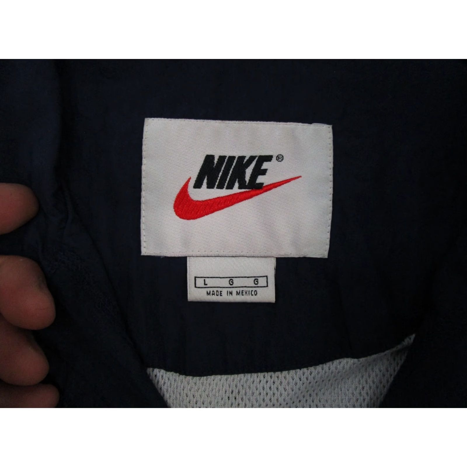 Nike VINTAGE Nike Blue Nylon Full Zip White Tag Windbreaker Jacket Mens Size L 90s Size US L / EU 52-54 / 3 - 2 Thumbnail