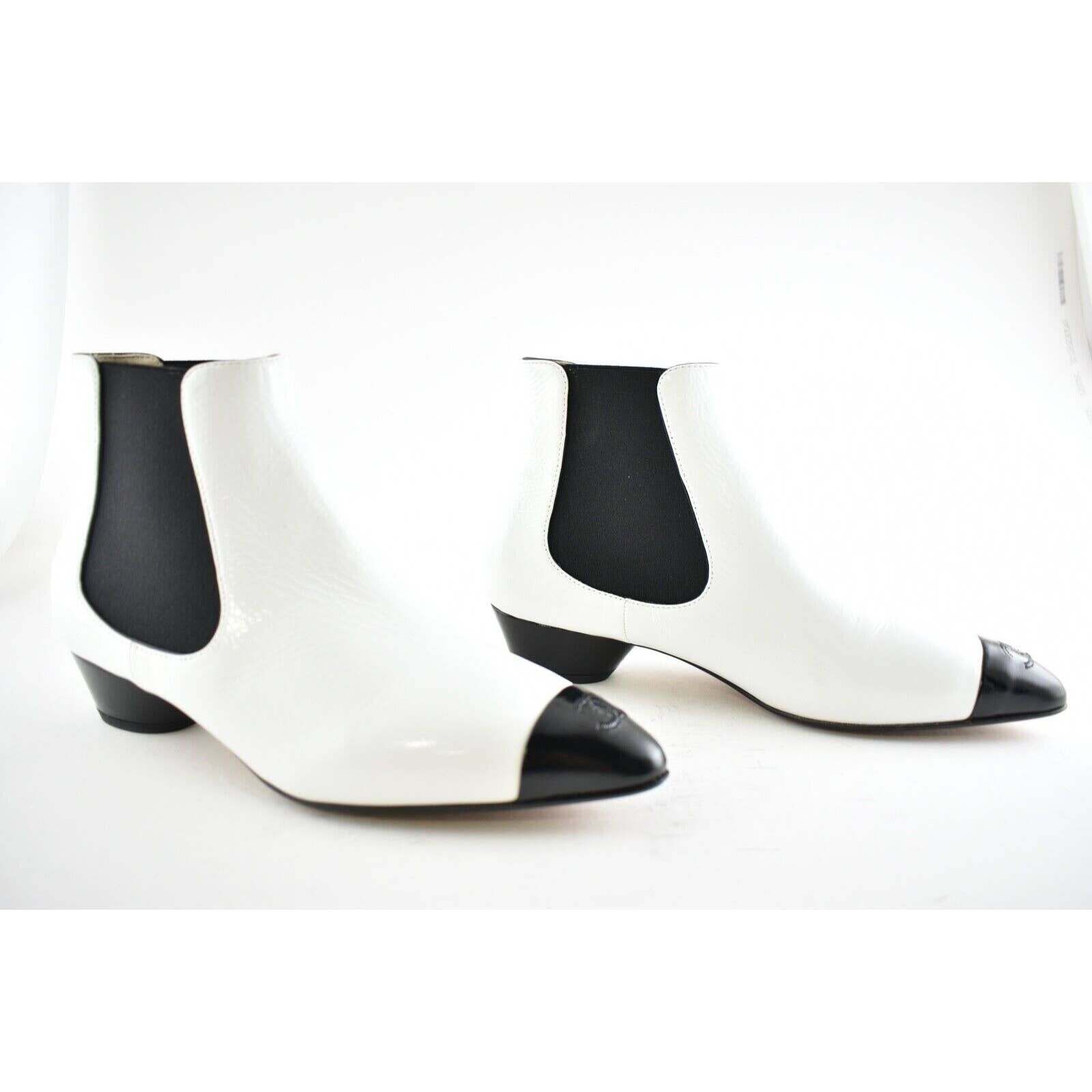 Chanel Chanel 19B White Black Leather Cone CC Logo Ankle Short Size US 8 / IT 38 - 3 Thumbnail