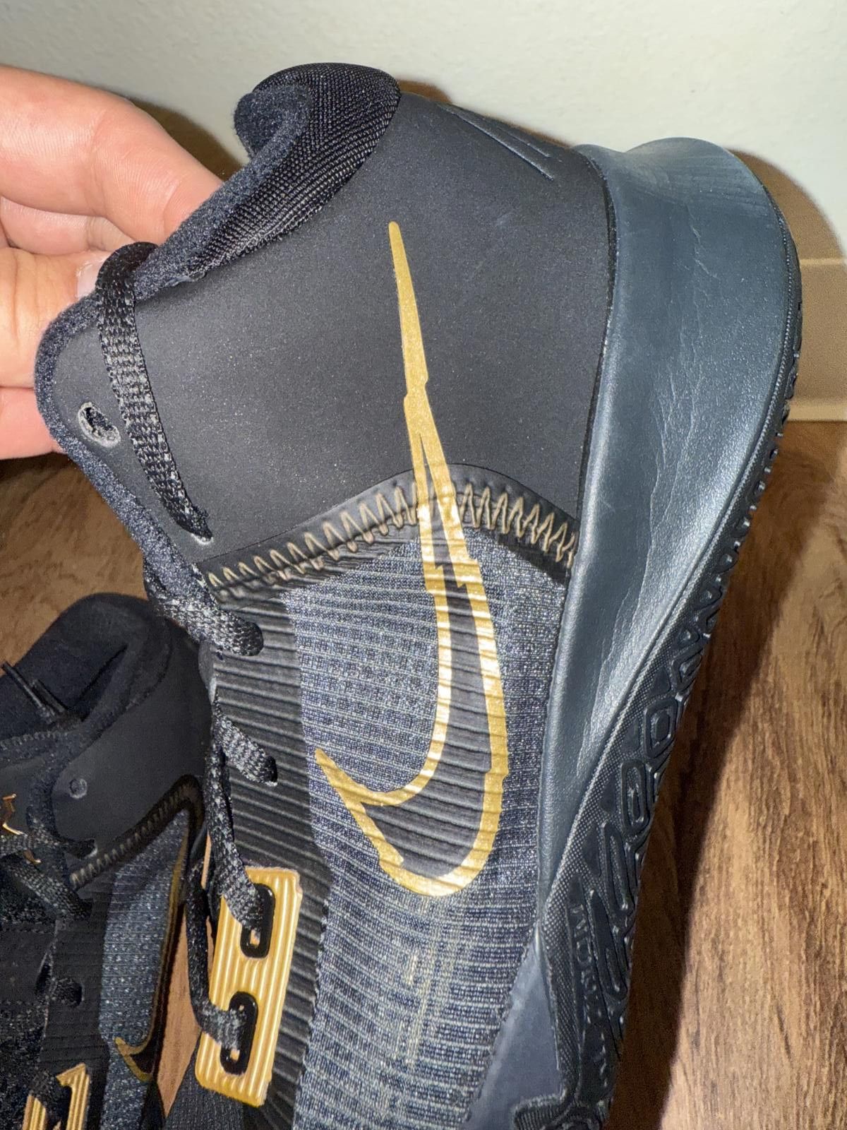 Nike Nike Kyrie Flytrap 4 Black Metallic Gold Size US 7.5 / EU 40-41 - 6 Thumbnail