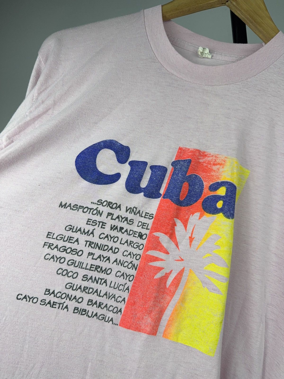 Vintage Vintage 80s Cuba Tourist Graphic T-Shirt Pink Palm Print Size US M / EU 48-50 / 2 - 6 Thumbnail