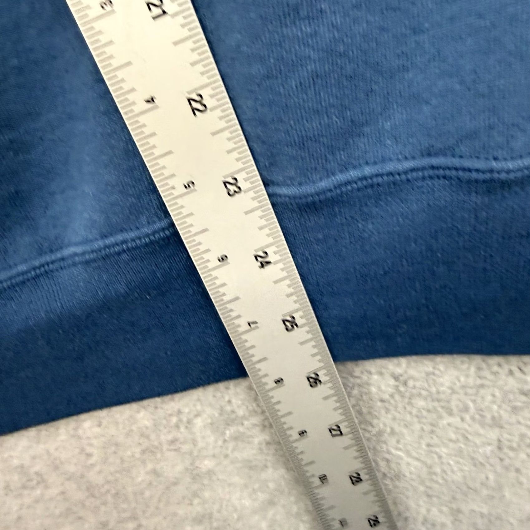 Russell Athletic VINTAGE Russell Athletic Men's Large Blue Crewneck Sweatshirt USA 90s Faded Cotton Blend Sweatshirt Pullover Crew Neck Size US L / EU 52-54 / 3 - 4 Thumbnail