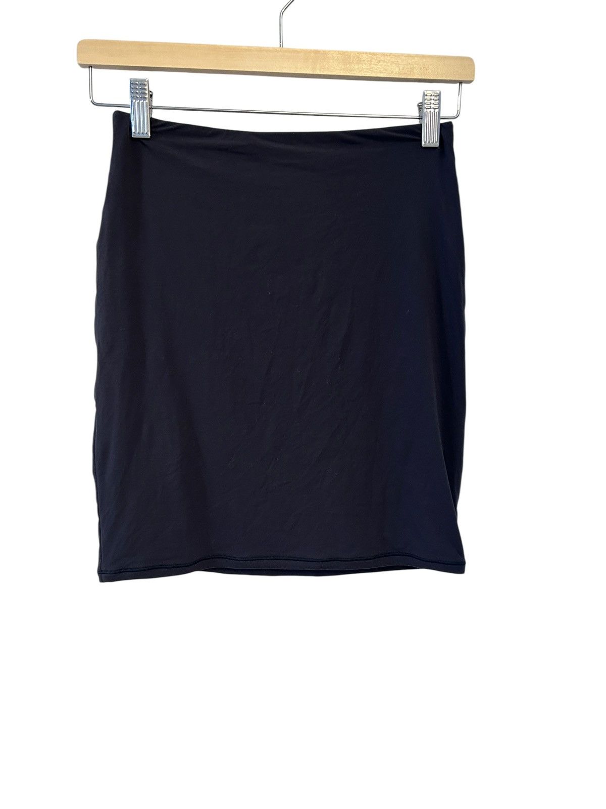 SKIMS NWT SKIMS Fits Everybody Mini Skirt Small Size 27" / US 4 / IT 40 - 6 Thumbnail