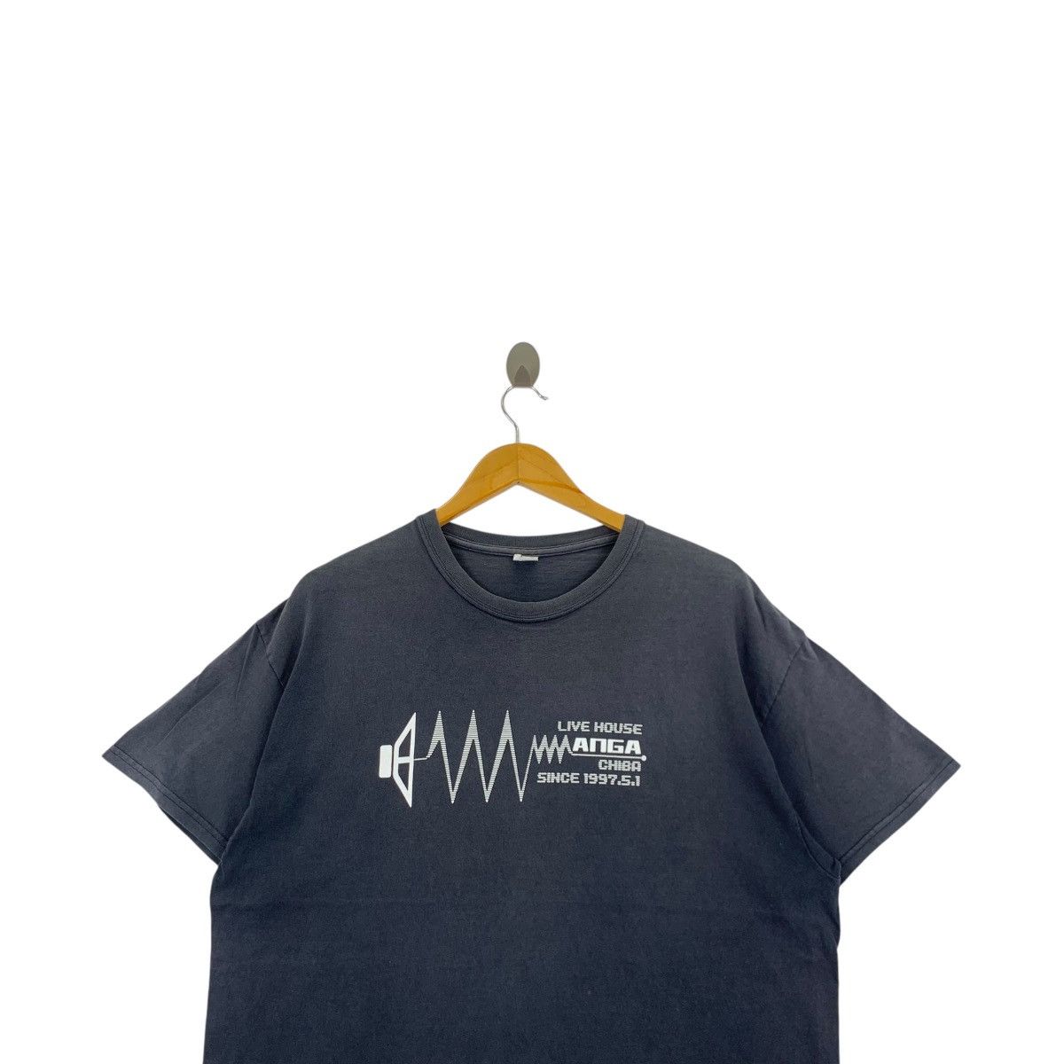 Vintage Vintage LIVE HOUSE MANGA CHIBA Natural Sun Faded Tee Shirt Size US XL / EU 56 / 4 - 2 Thumbnail