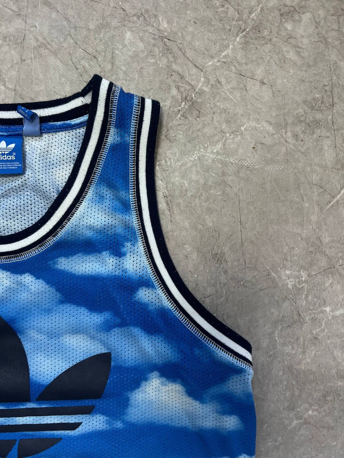 Adidas Adidas Originals T shirt Allover Clouds Vest Basketball S Size US S / EU 44-46 / 1 - 10 Thumbnail