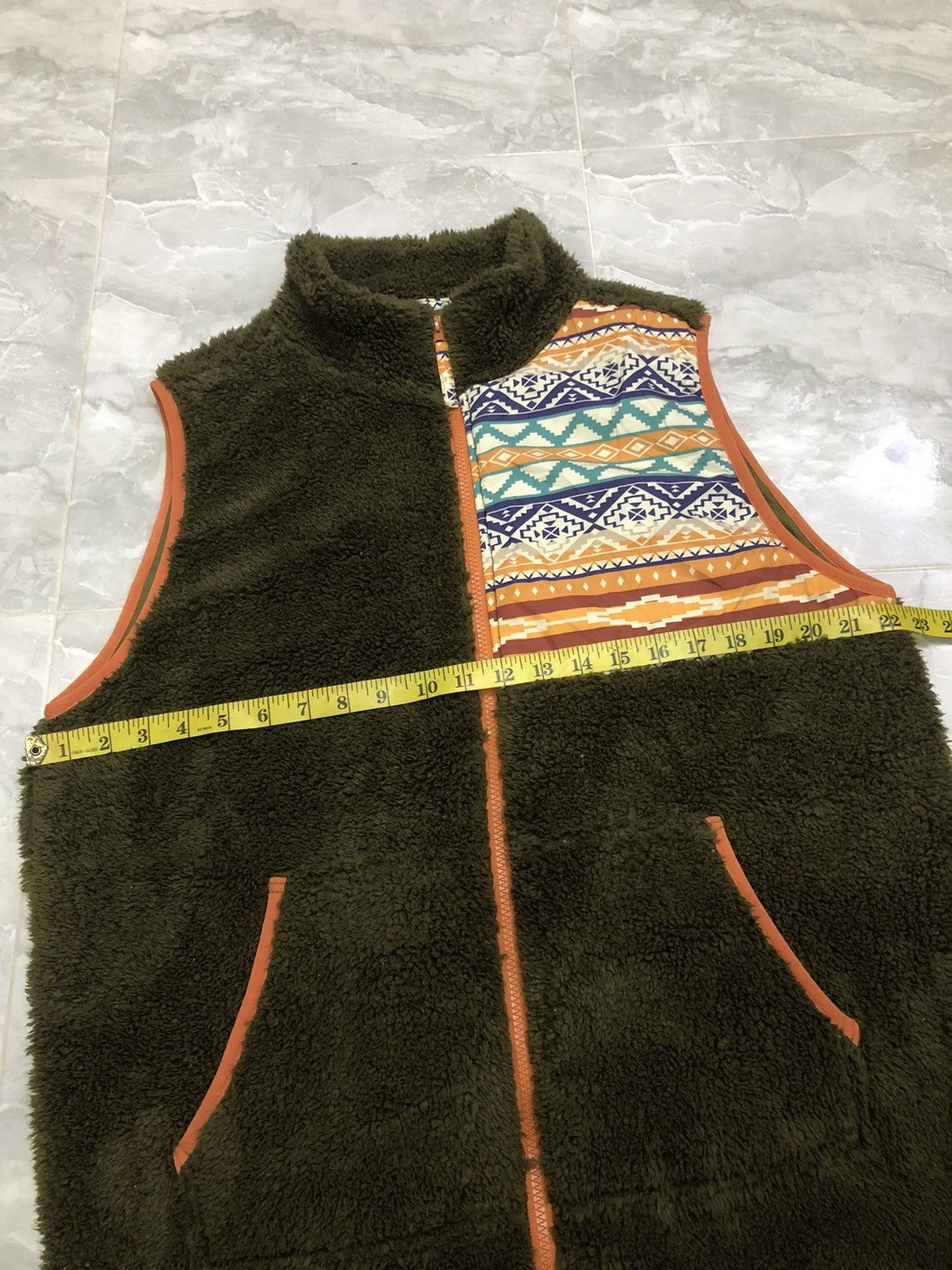 Japanese Brand Titicaca Olive Sherpa Fleece Vest Tribal Panel Size US M / EU 48-50 / 2 - 13 Thumbnail